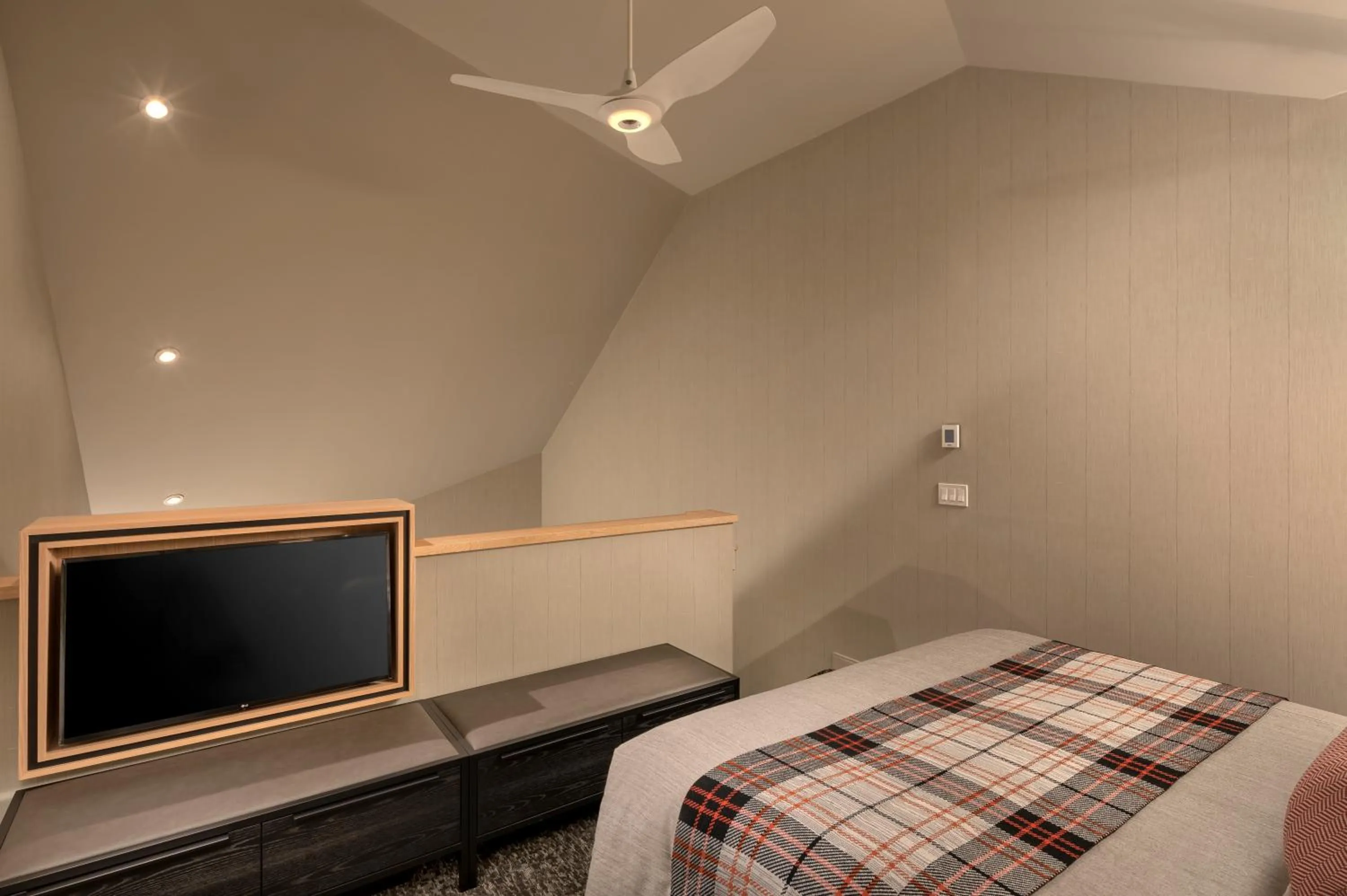 Bed in Peaks Hotel and Suites