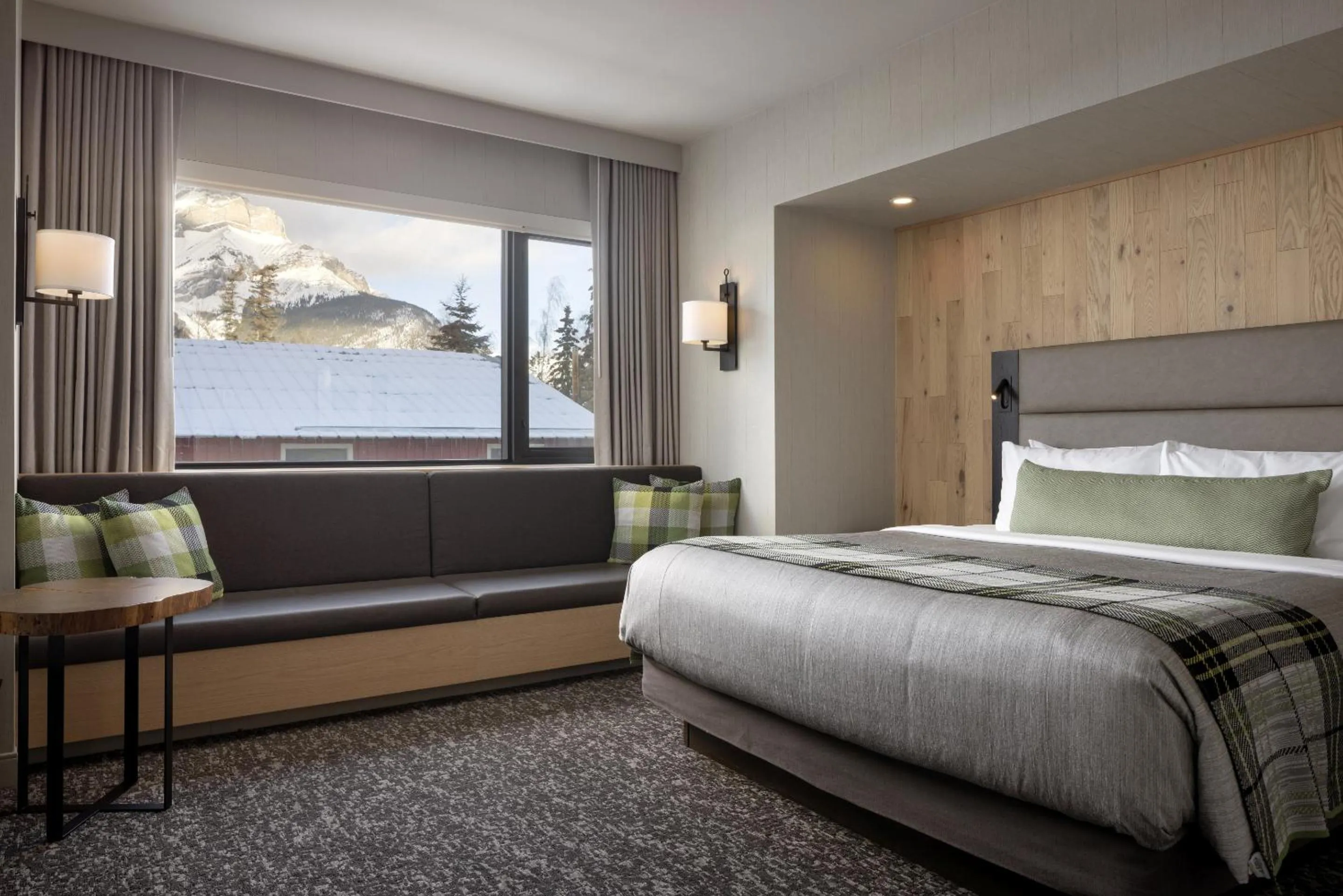 View (from property/room), Bed in Peaks Hotel and Suites