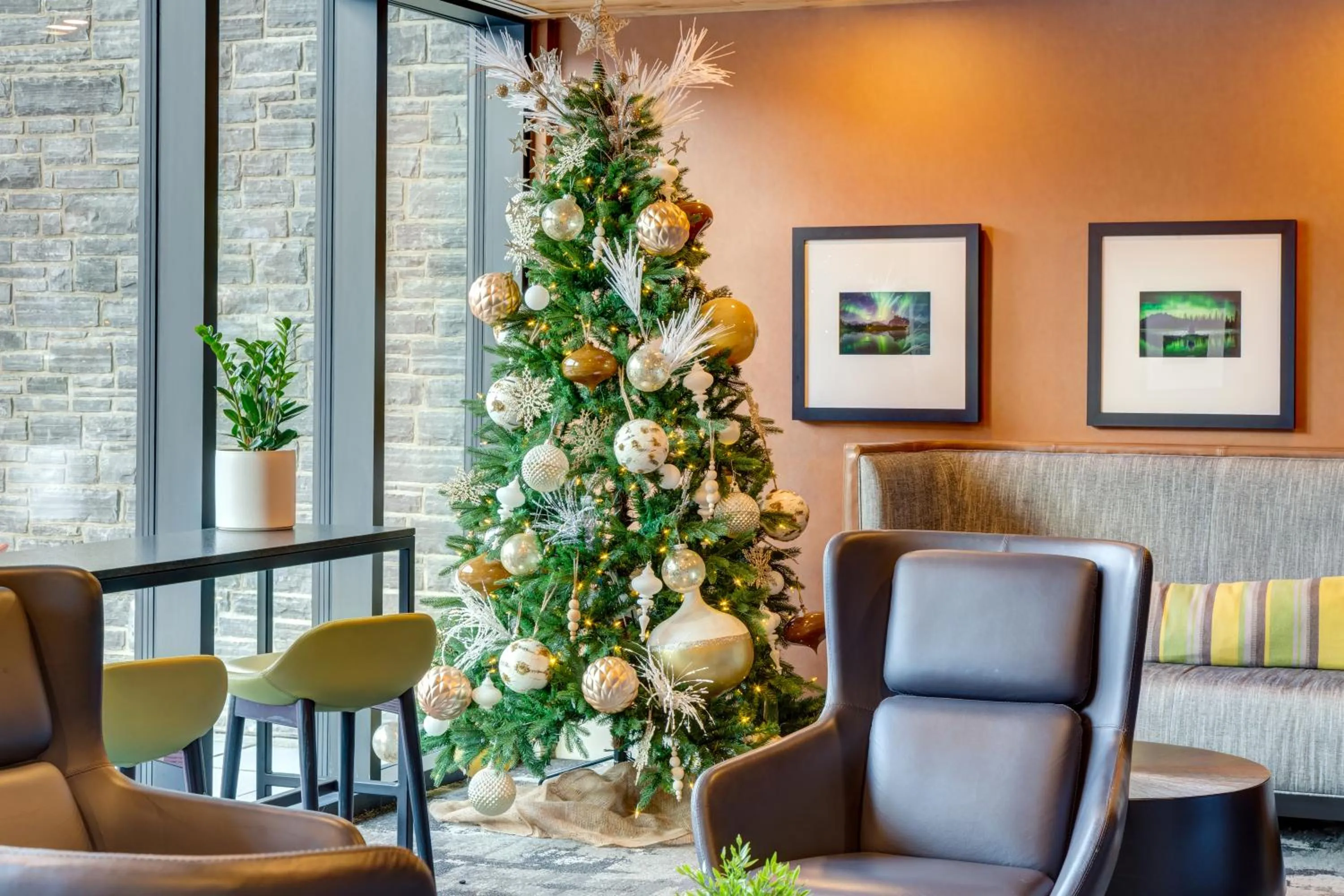 Peaks Hotel and Suites