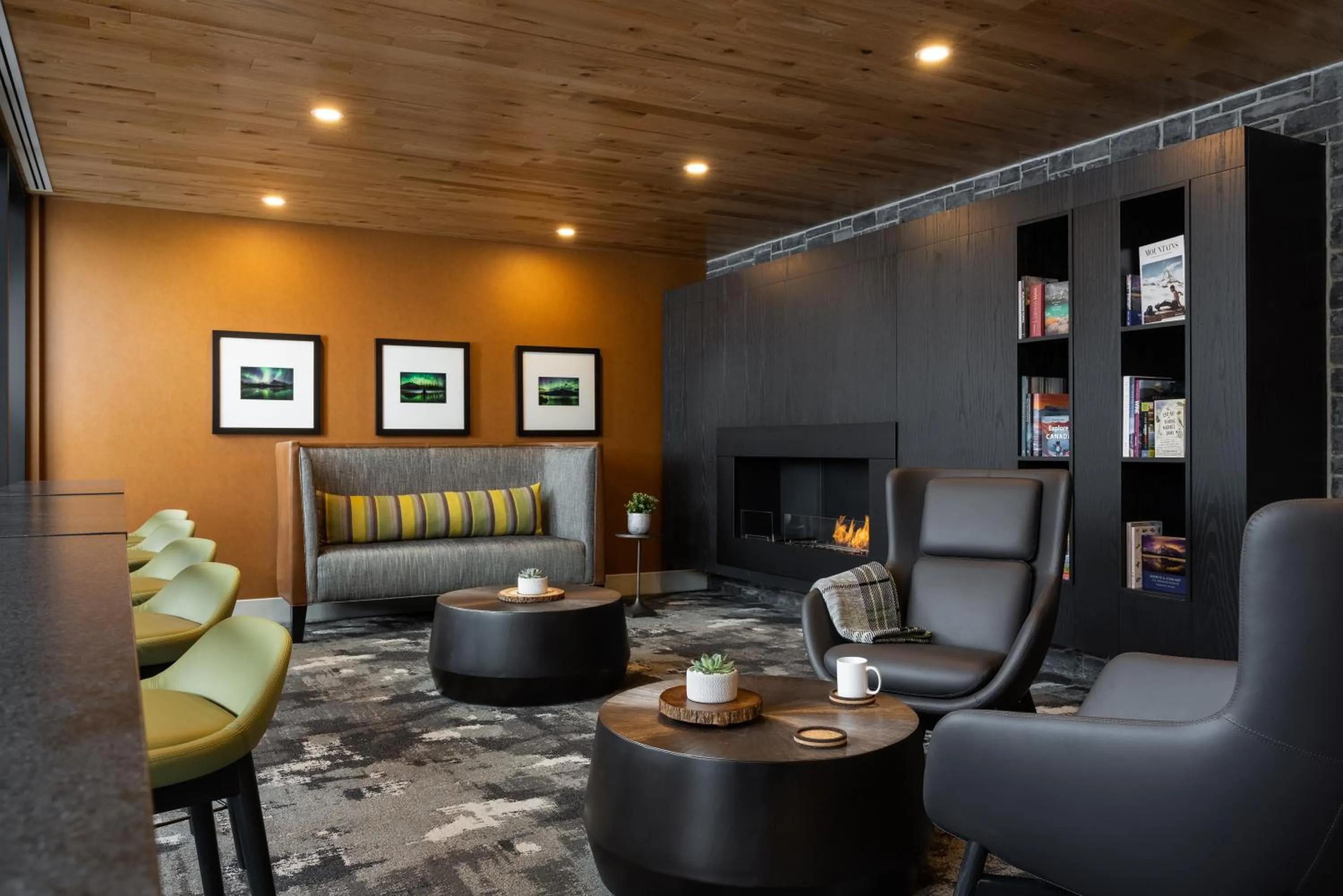 Peaks Hotel and Suites