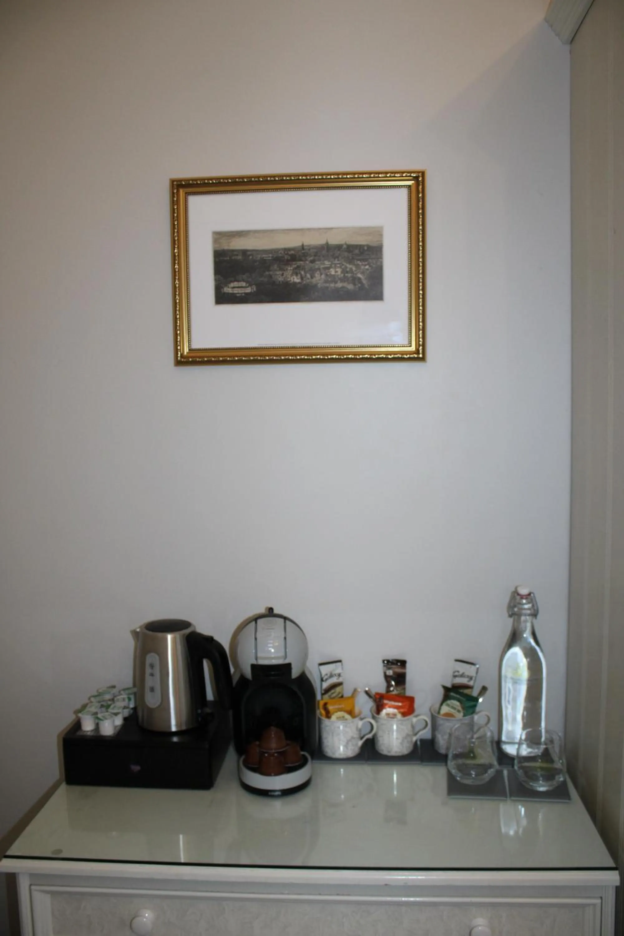 Coffee/tea facilities in St Margaret's Hotel