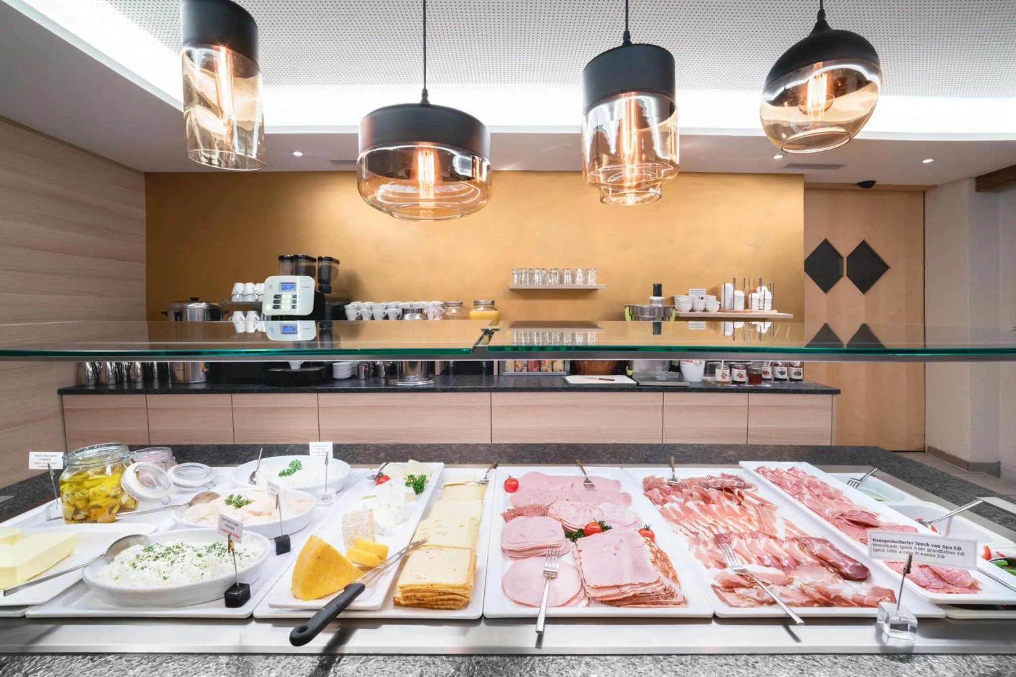 Buffet breakfast in Alpen Adria Hotel & Spa