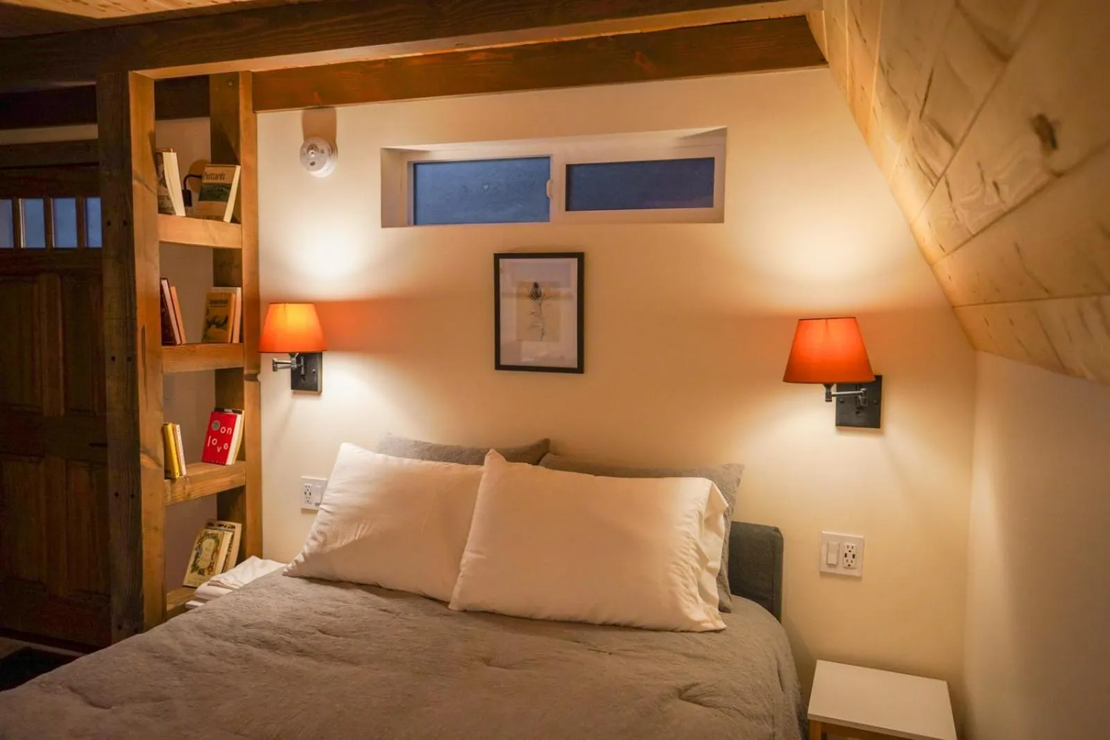 Bed in Artbliss Hotel