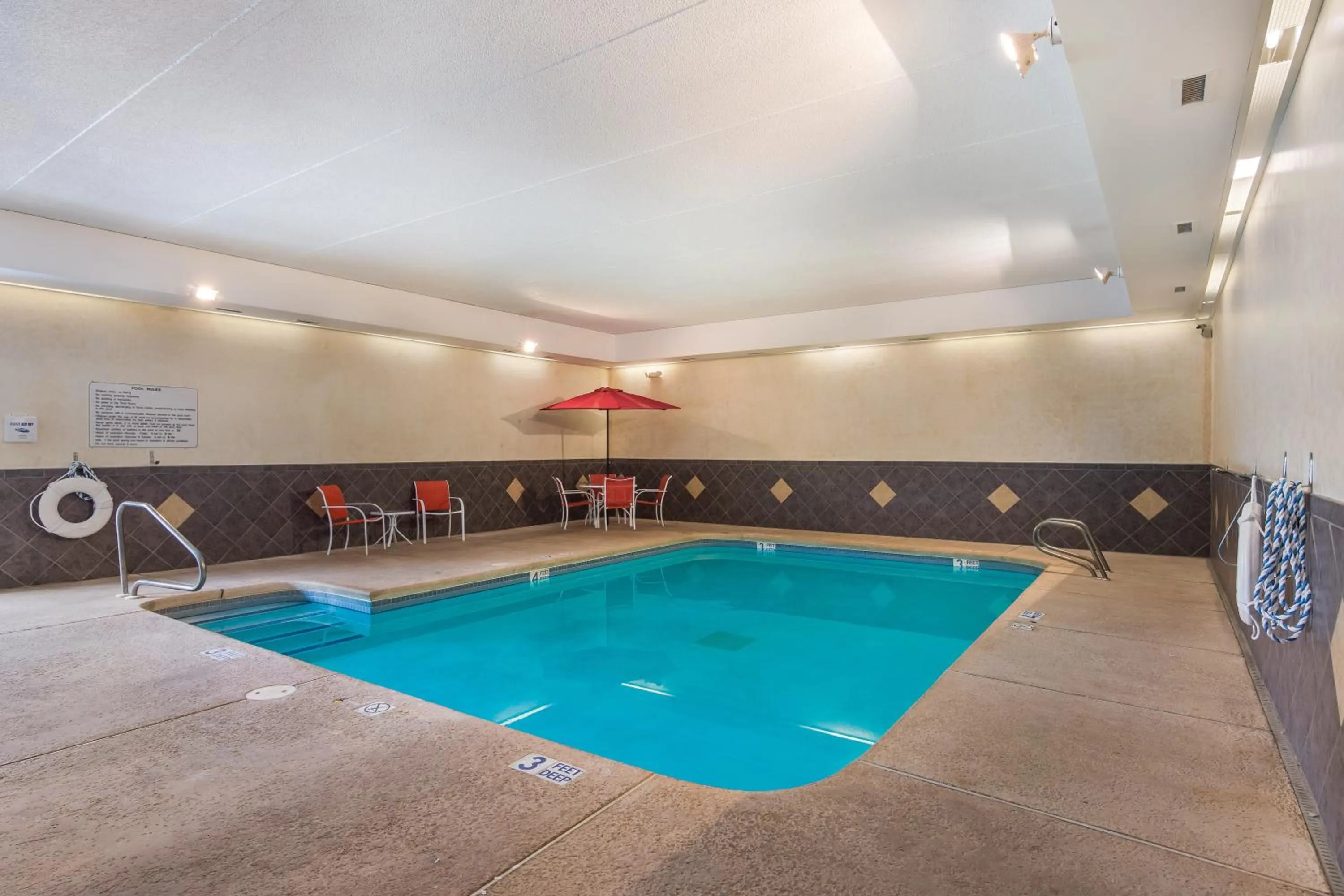 Pool view in Cayuga Blu