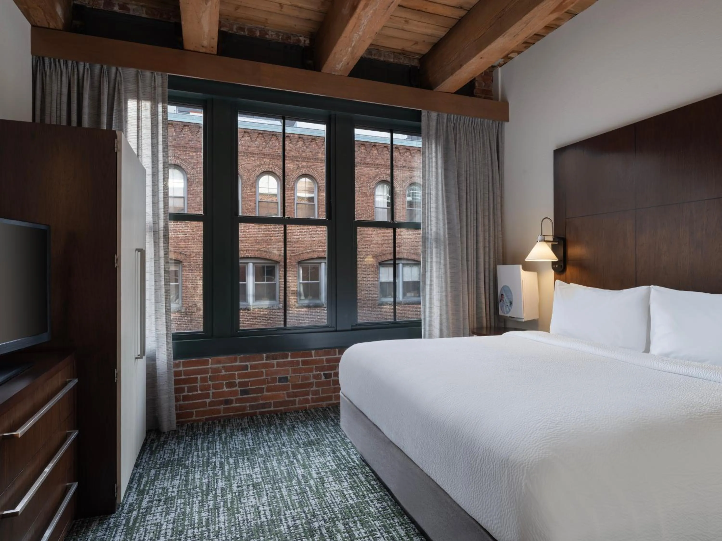 Bed in Residence Inn by Marriott Boston Downtown Seaport