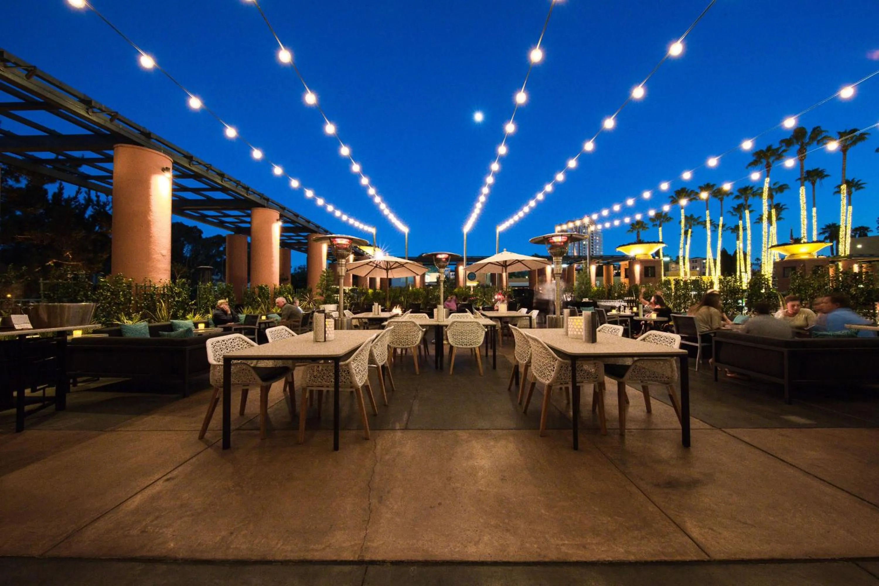 Restaurant/places to eat in Hyatt Regency La Jolla at Aventine