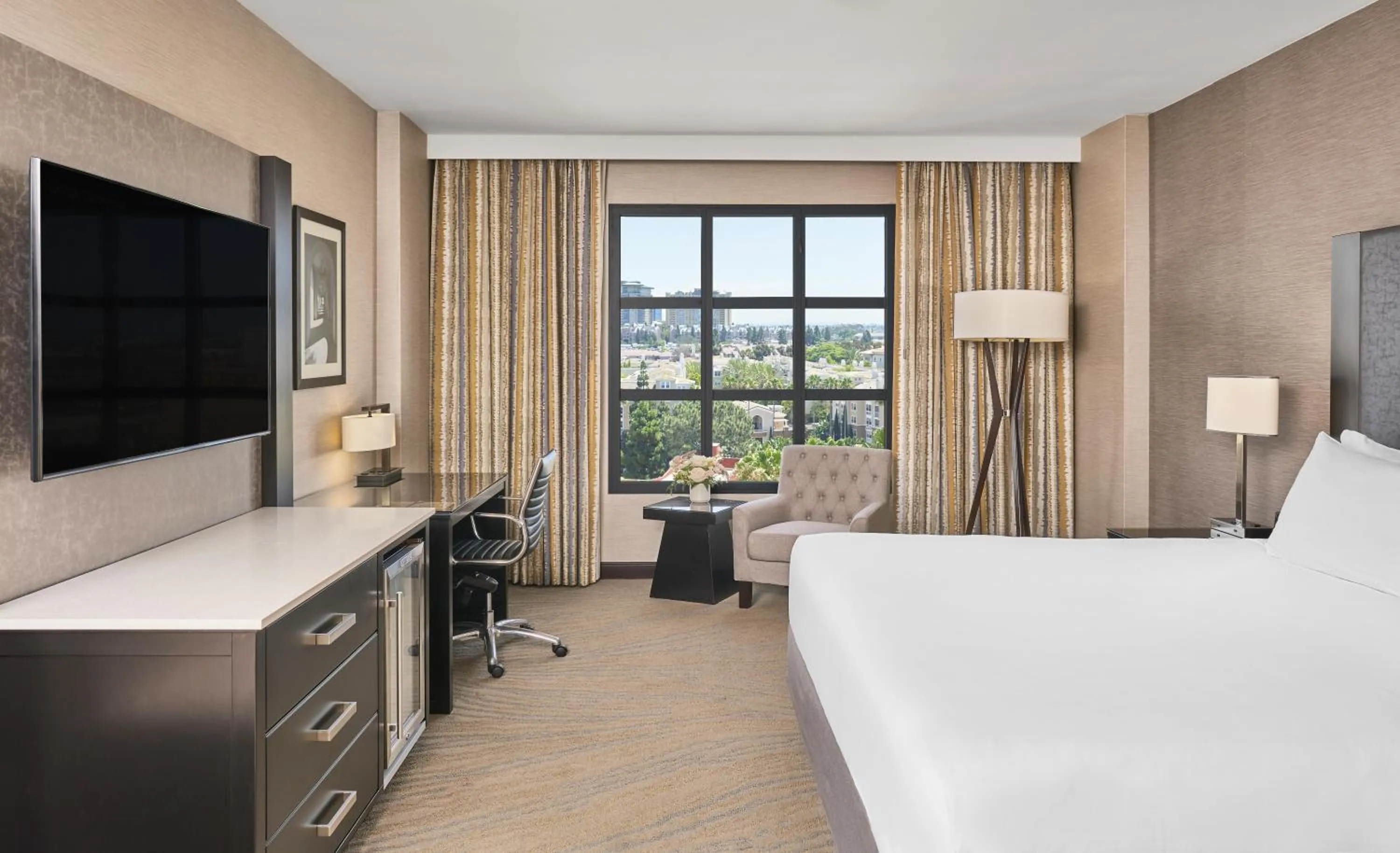 Bedroom, Bed in Hyatt Regency La Jolla at Aventine