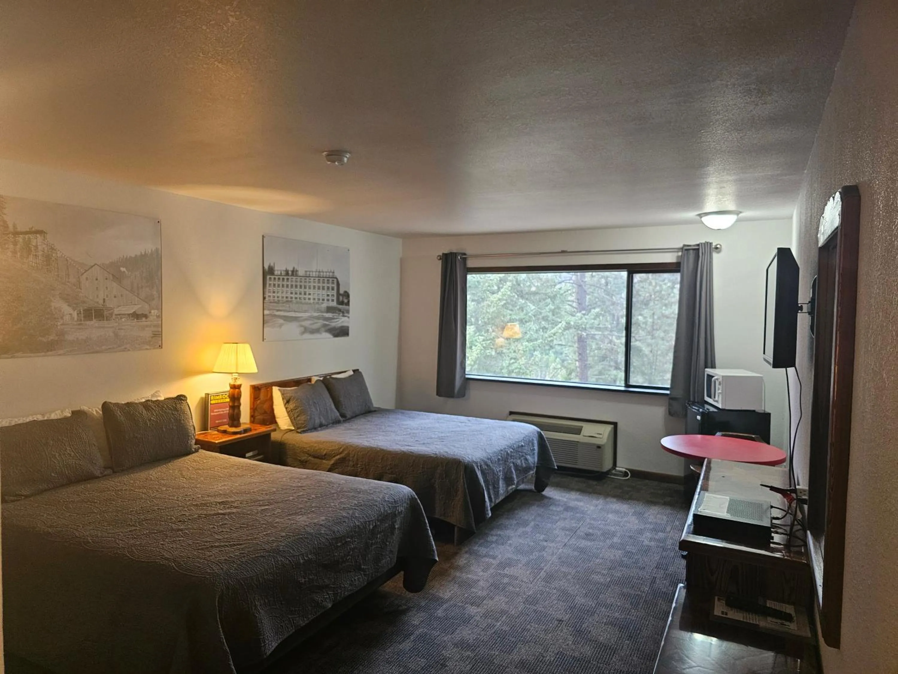 Bed in Rimrock Lodge LLC