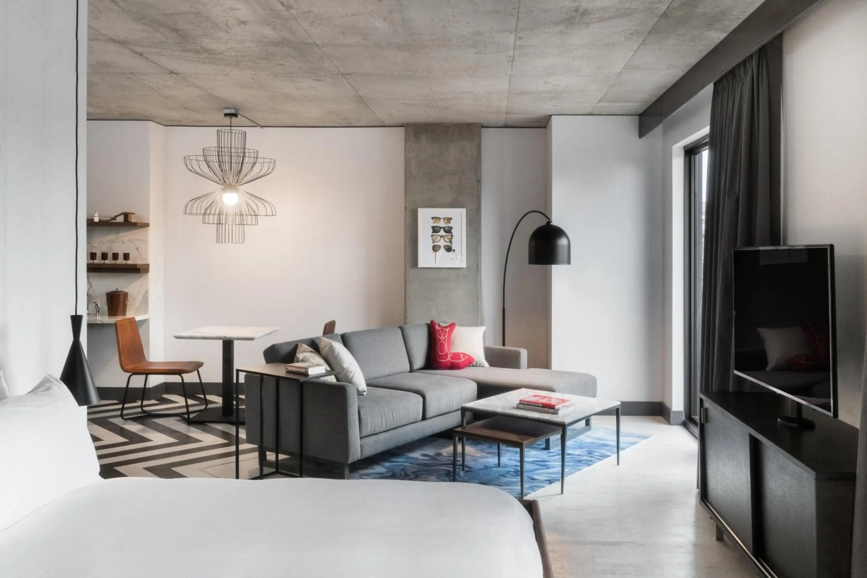 TV and multimedia in The Maven Hotel at Dairy Block