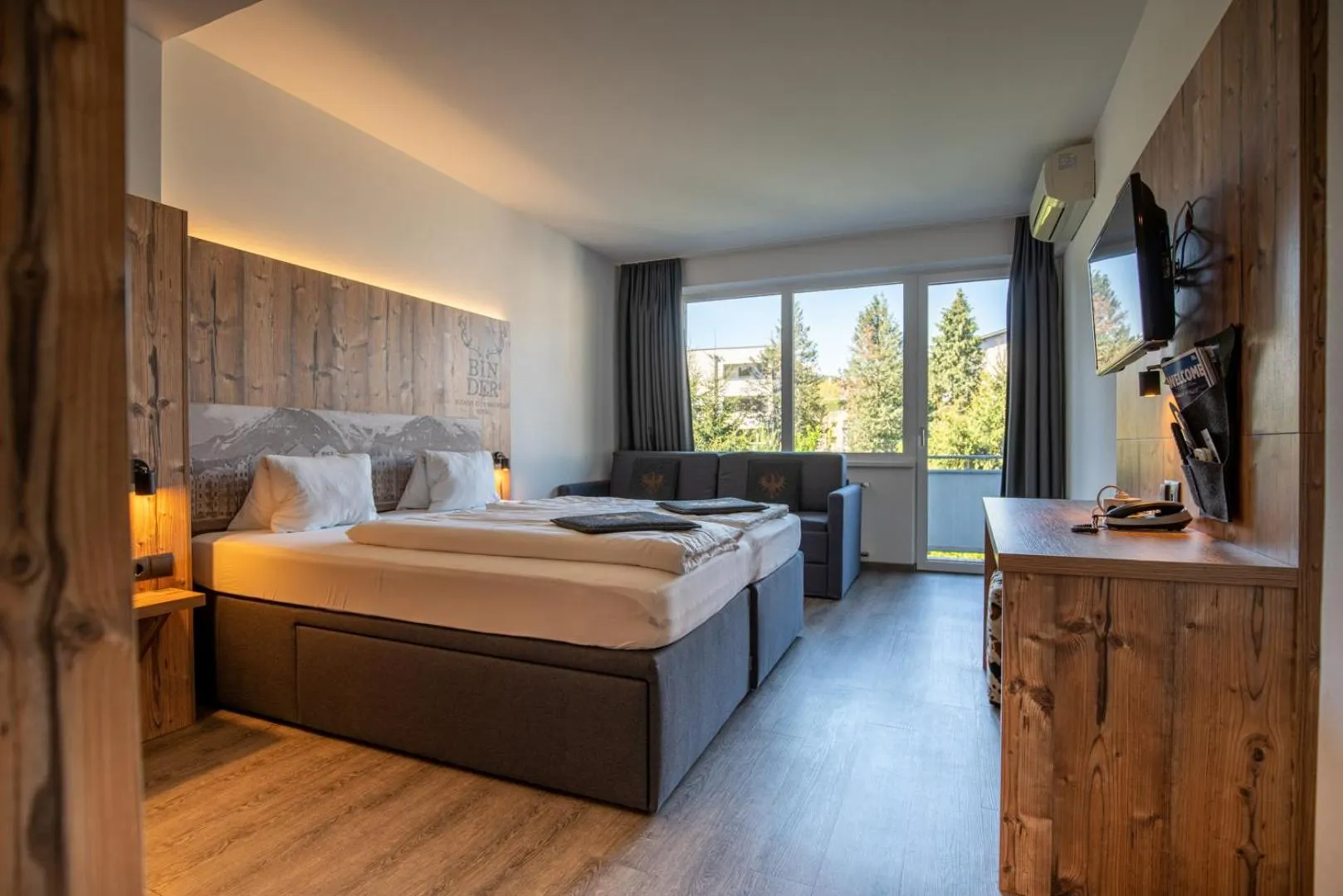 Photo of the whole room, Bed in BinderS Budget City-Mountain Hotel