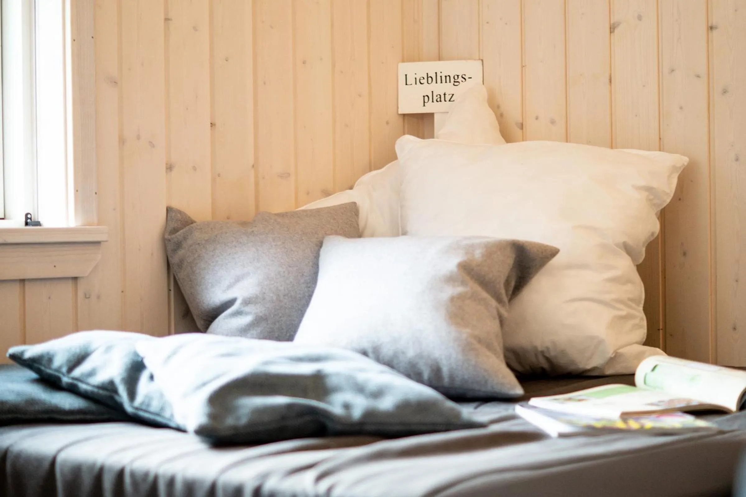 Decorative detail, Bed in Resort 2 Ferienhaus Typ D 70