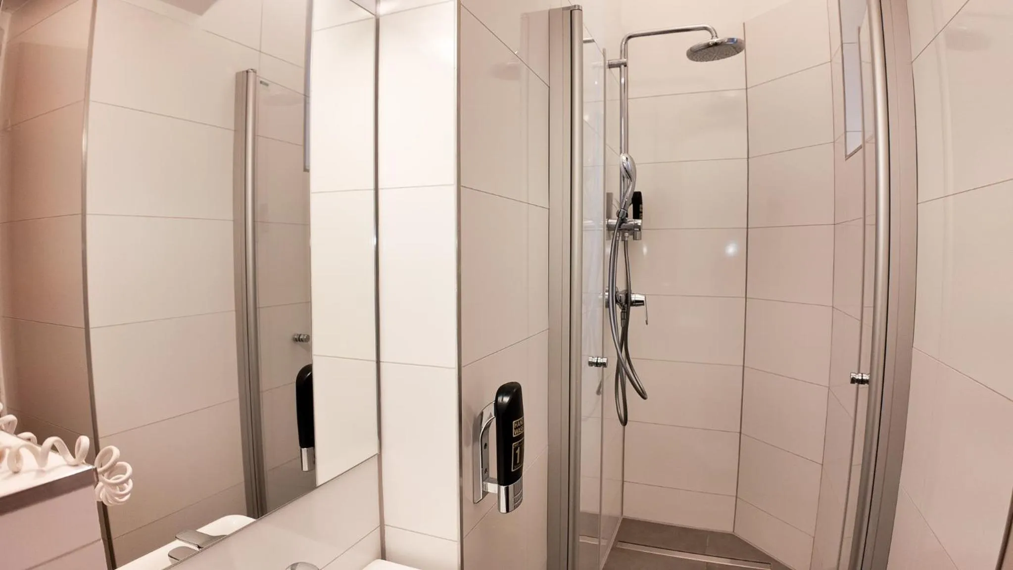 Shower in HPA Hotel Andreas
