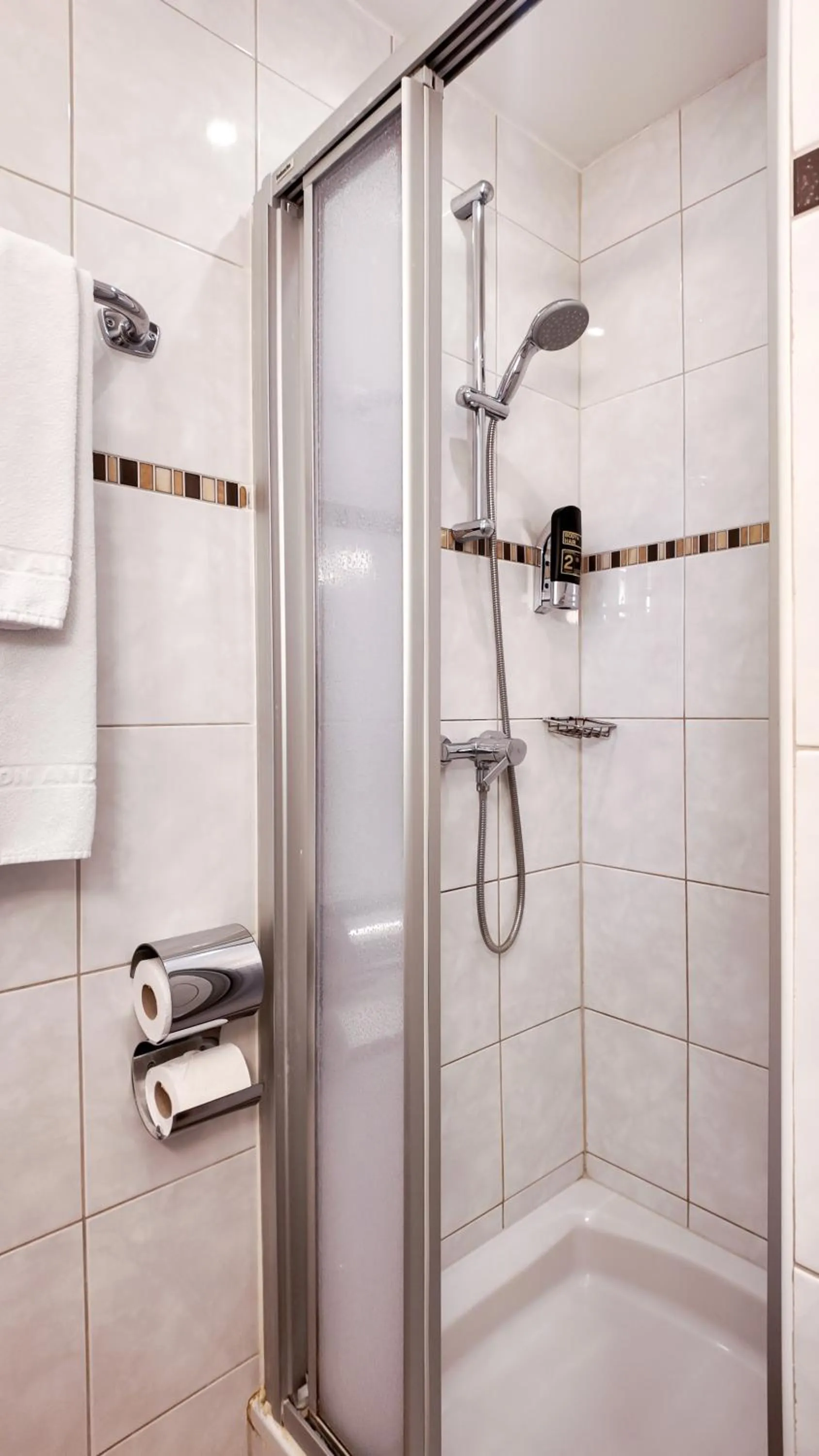 Shower in HPA Hotel Andreas