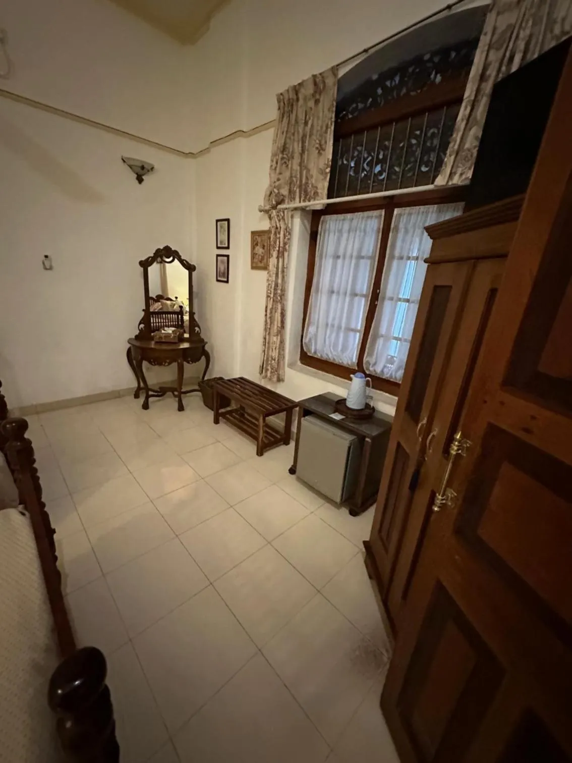 minibar in Manor House-Kandy