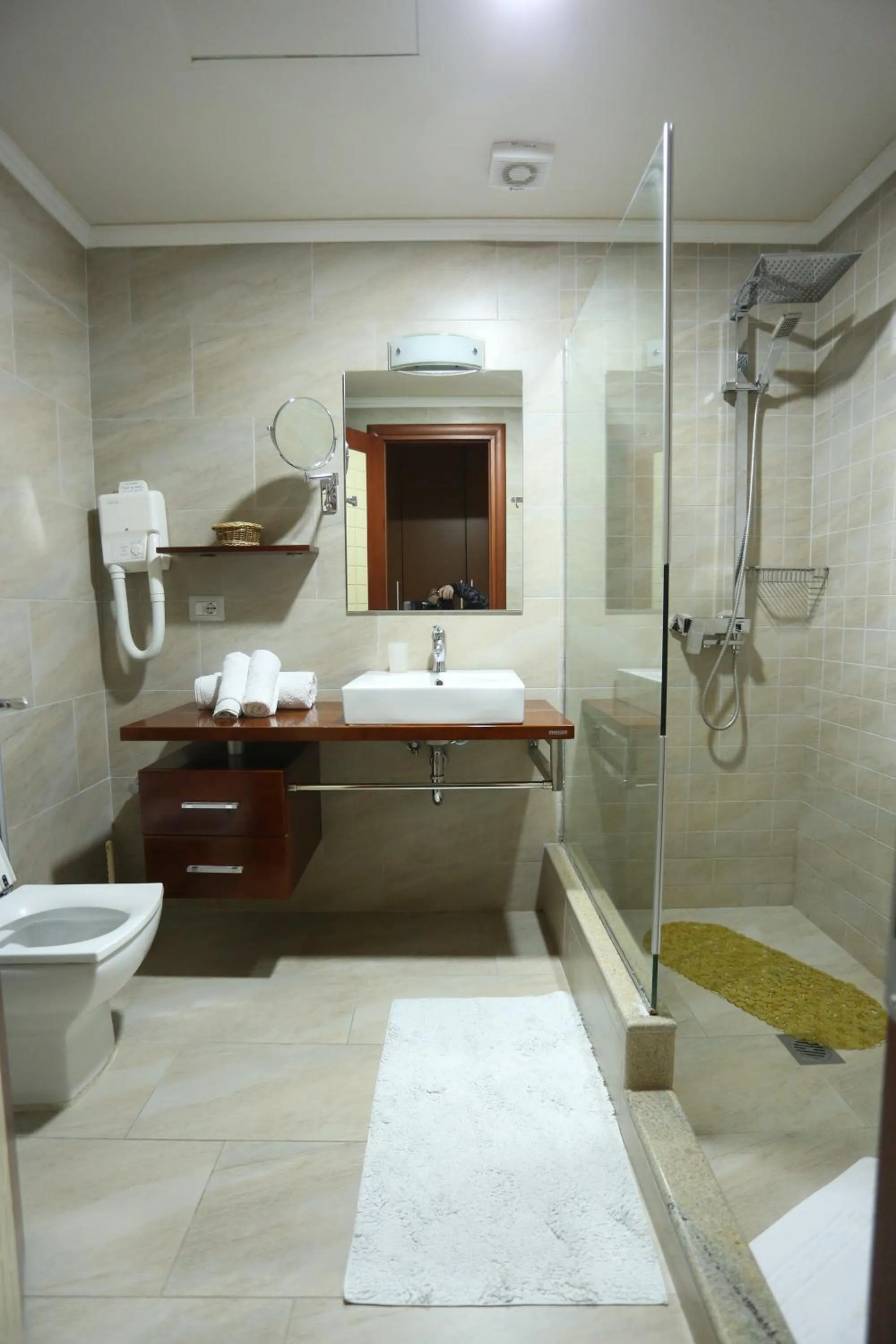 Bathroom in Perla Hotel