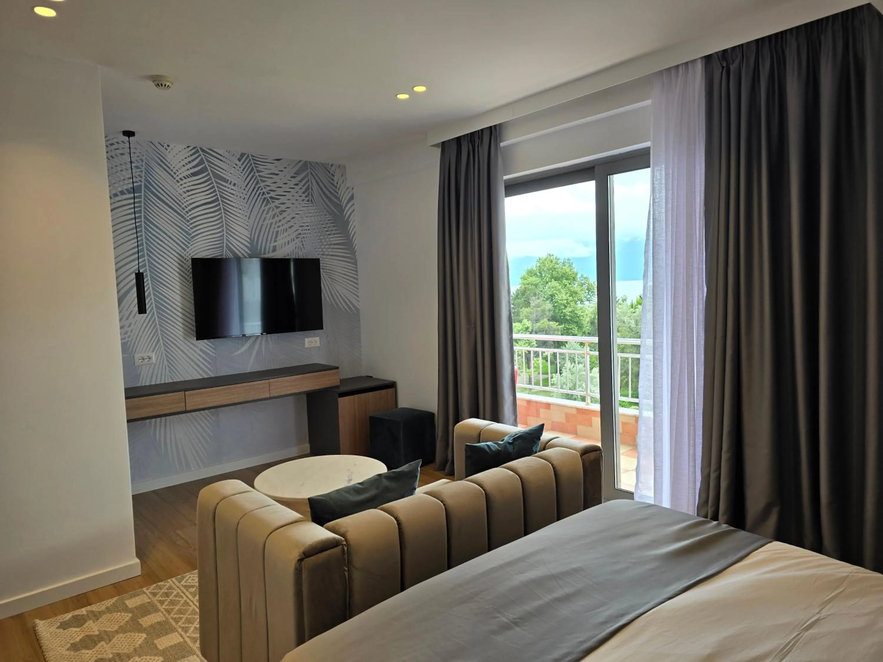 TV and multimedia, Bed in Perla Hotel