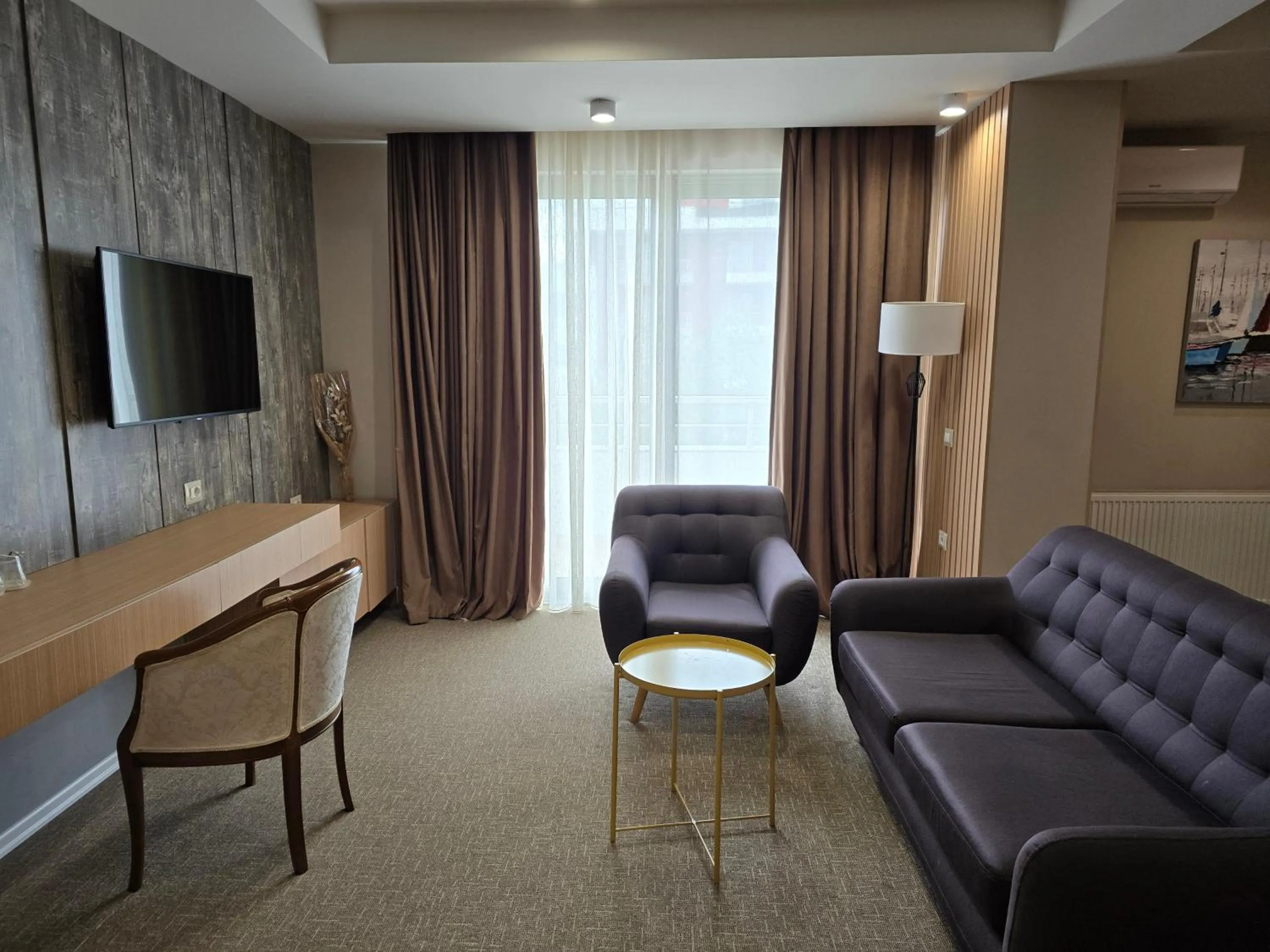 TV and multimedia in Perla Hotel