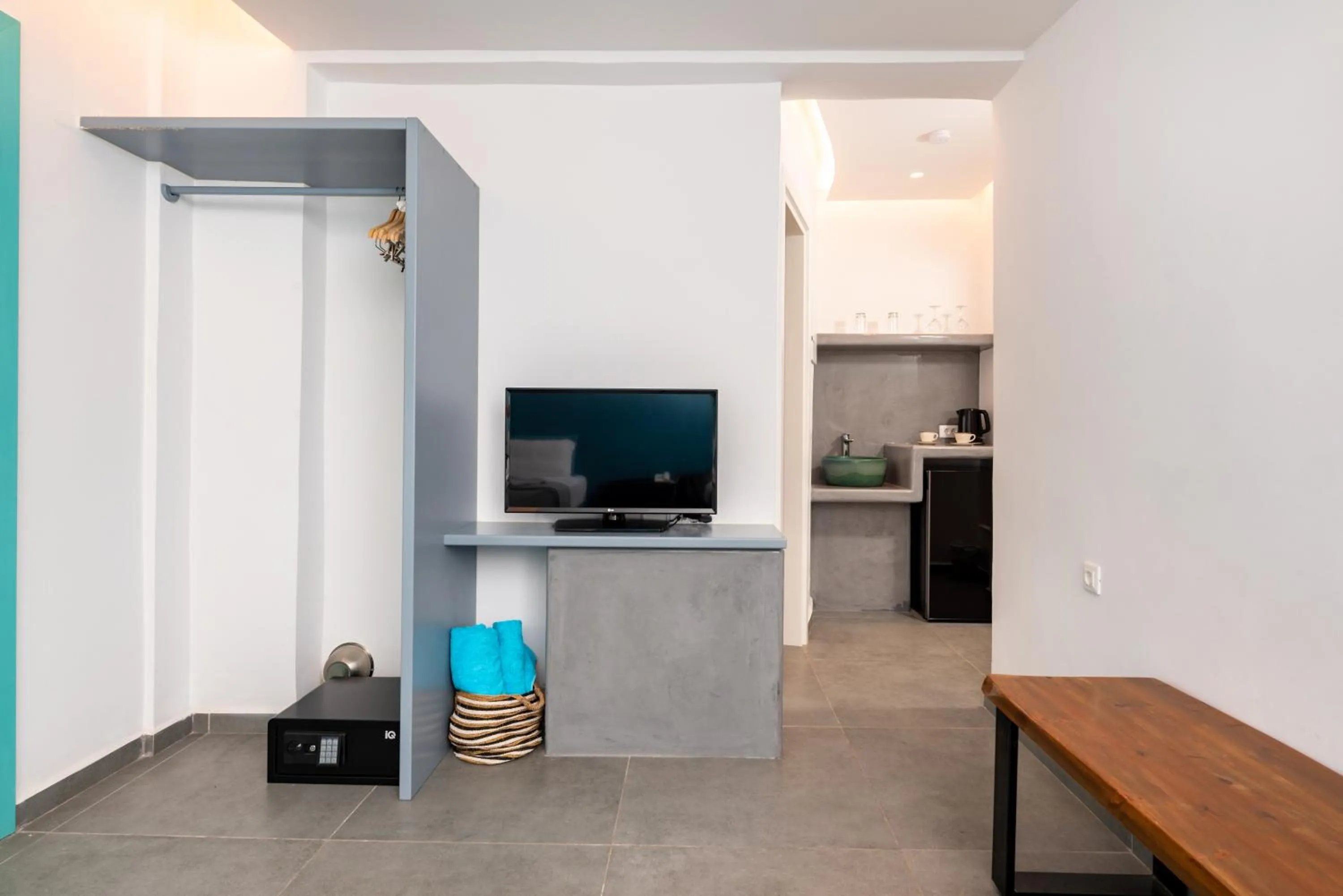 TV and multimedia in Santa Irina Luxury Sunny Lofts