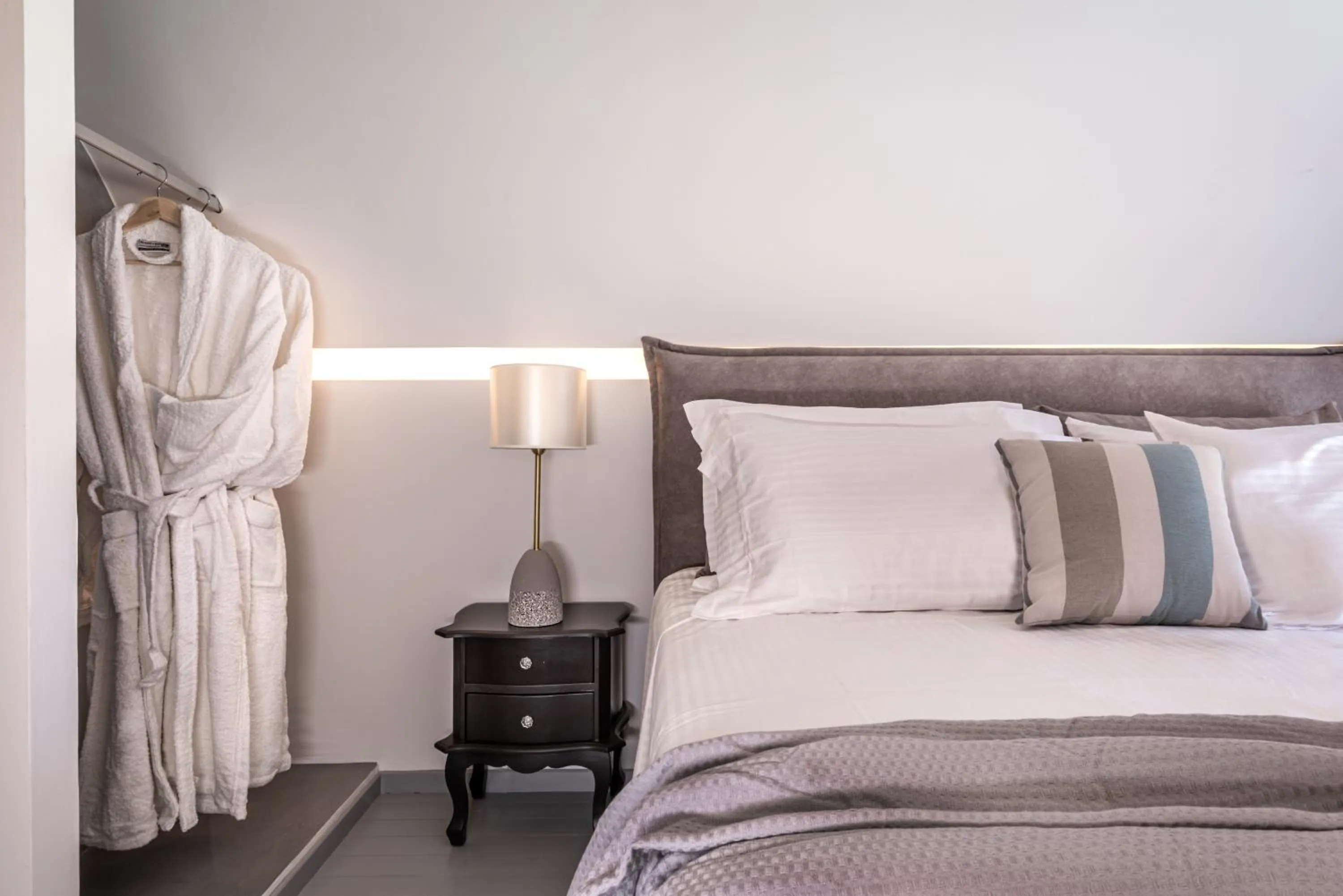 Bed in Santa Irina Luxury Sunny Lofts