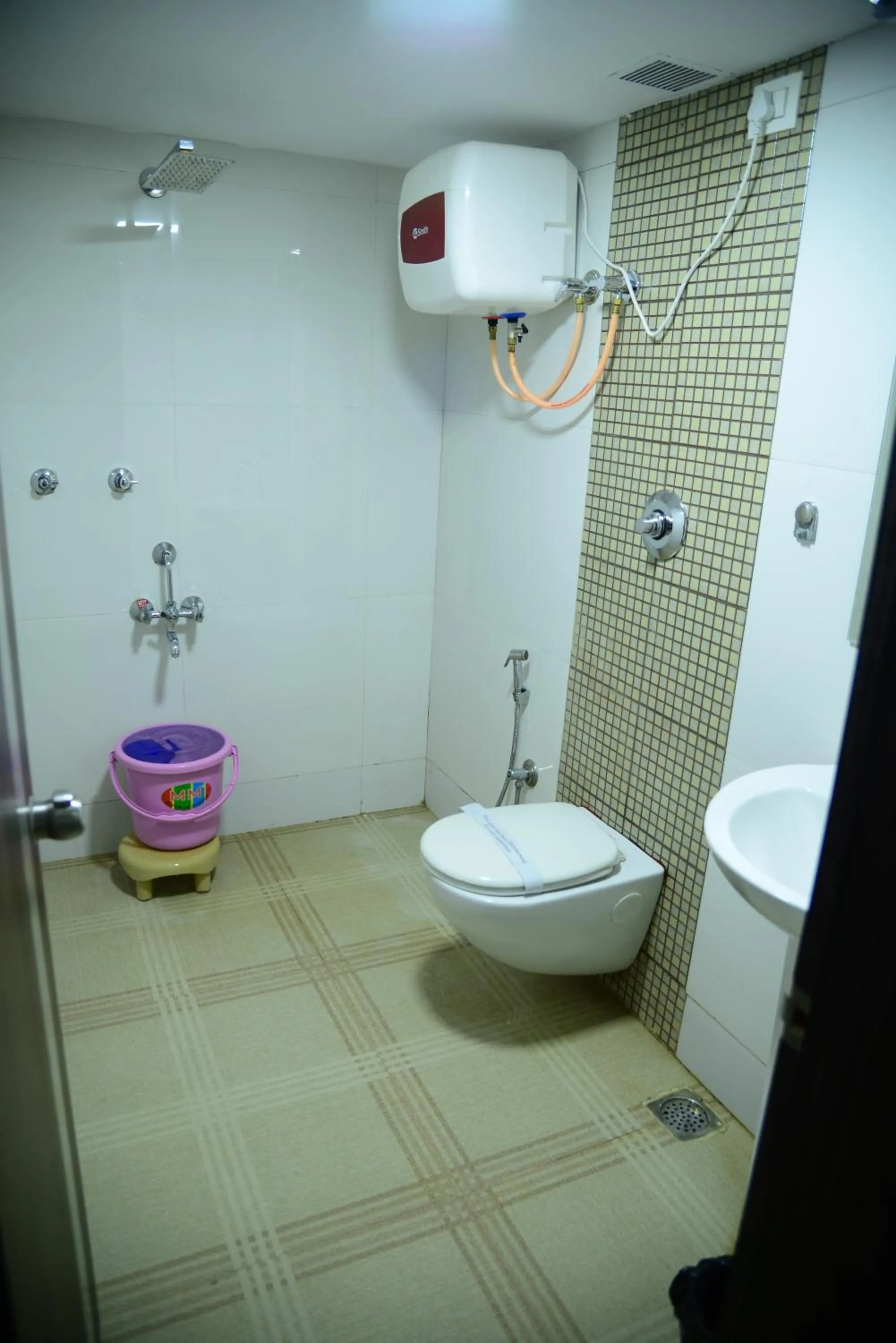 Bathroom in Miles Inn Hotel