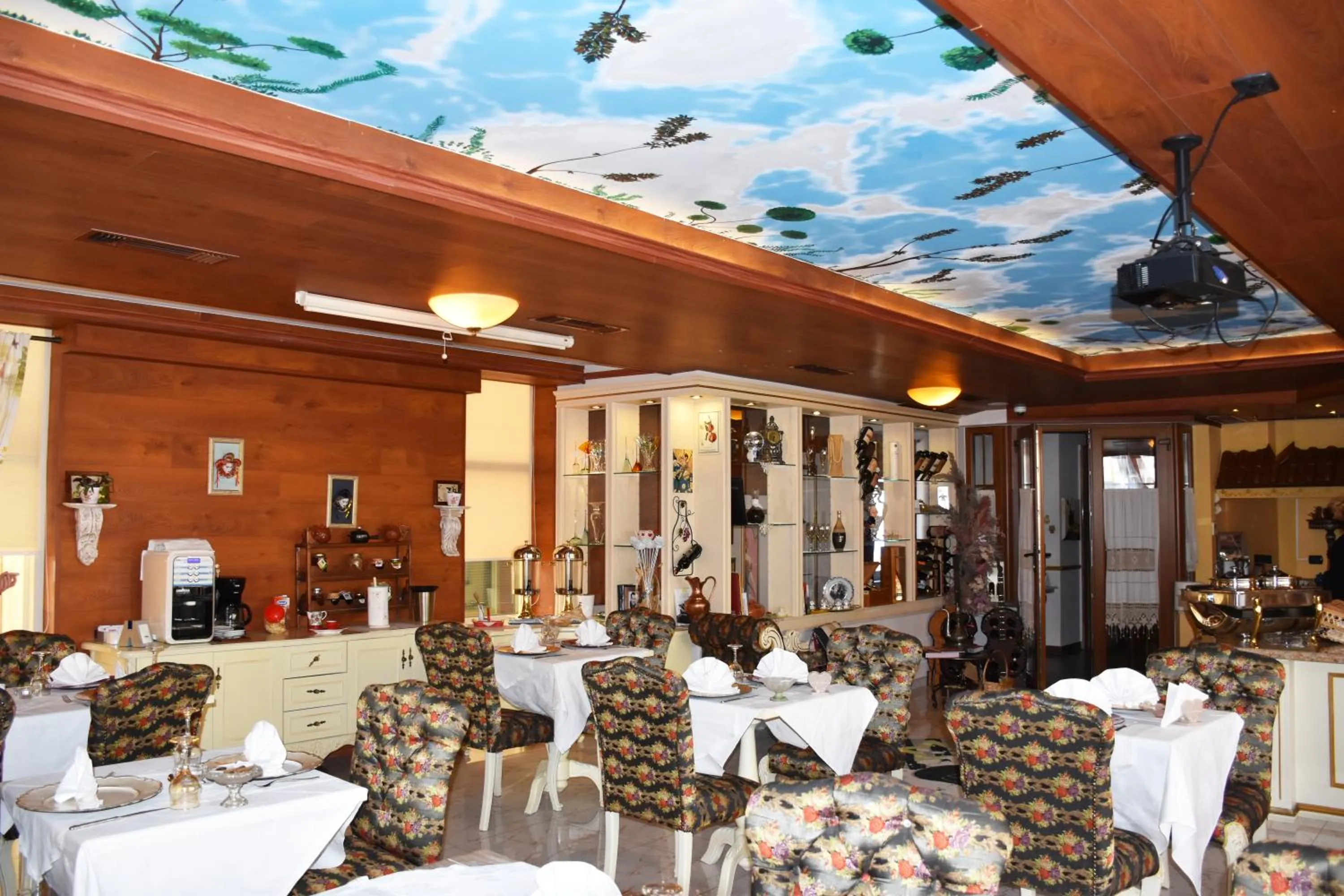 Breakfast in 2 KITARRAT Boutique Hotel & SPA