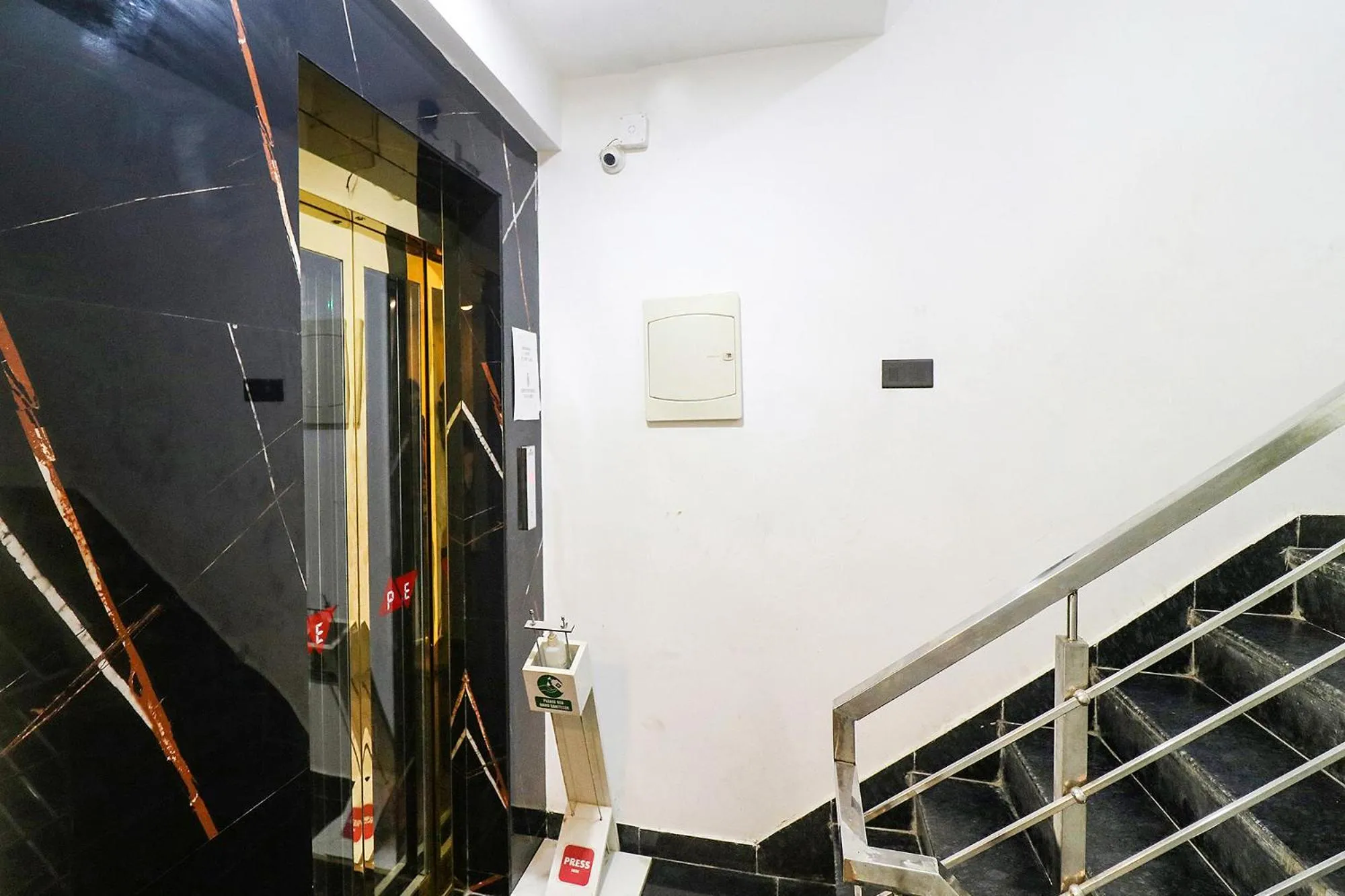 Lobby or reception in FabHotel Kiara The Private Suites