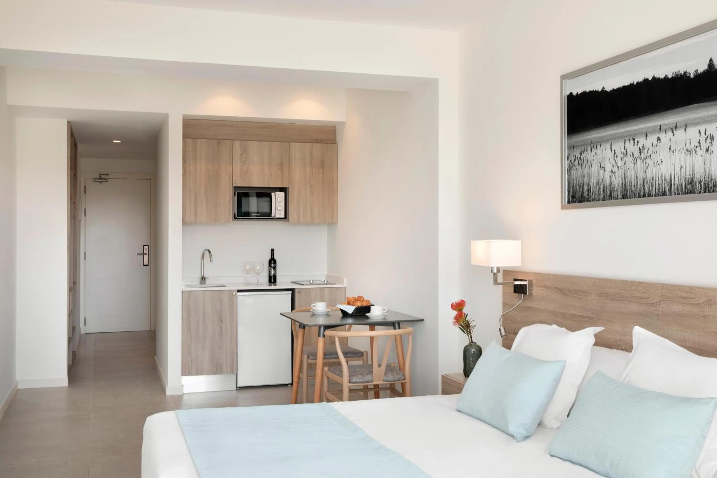 Photo of the whole room, Bed in Aparthotel Marina Drach