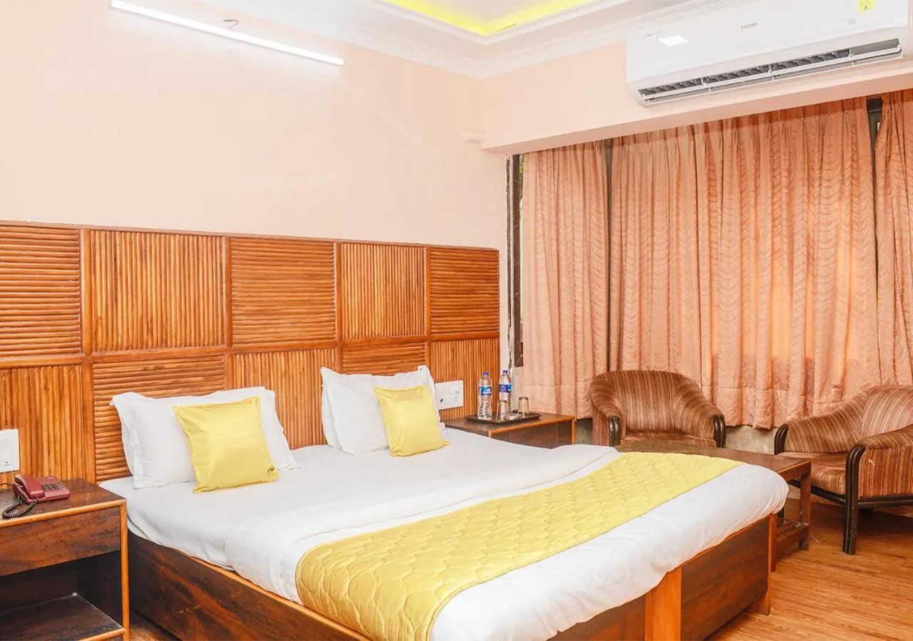 Bed in Hotel Subhash- Andheri