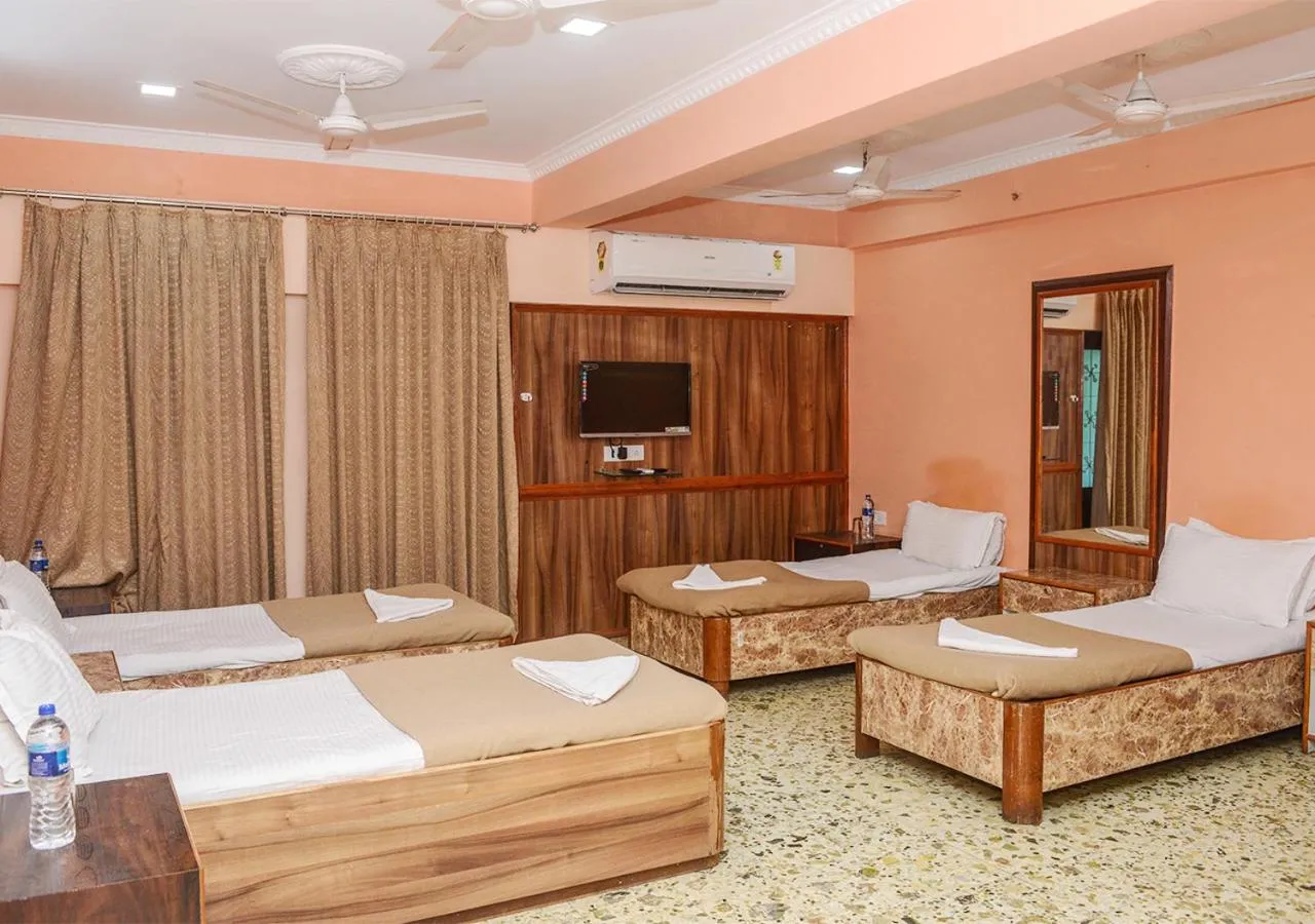 Bed in Hotel Subhash- Andheri