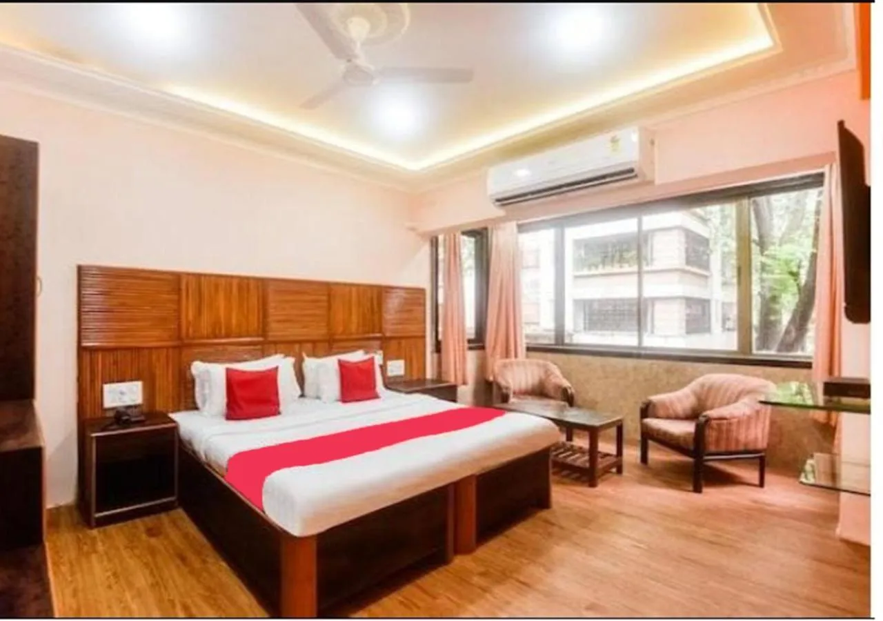 Photo of the whole room in Hotel Subhash- Andheri