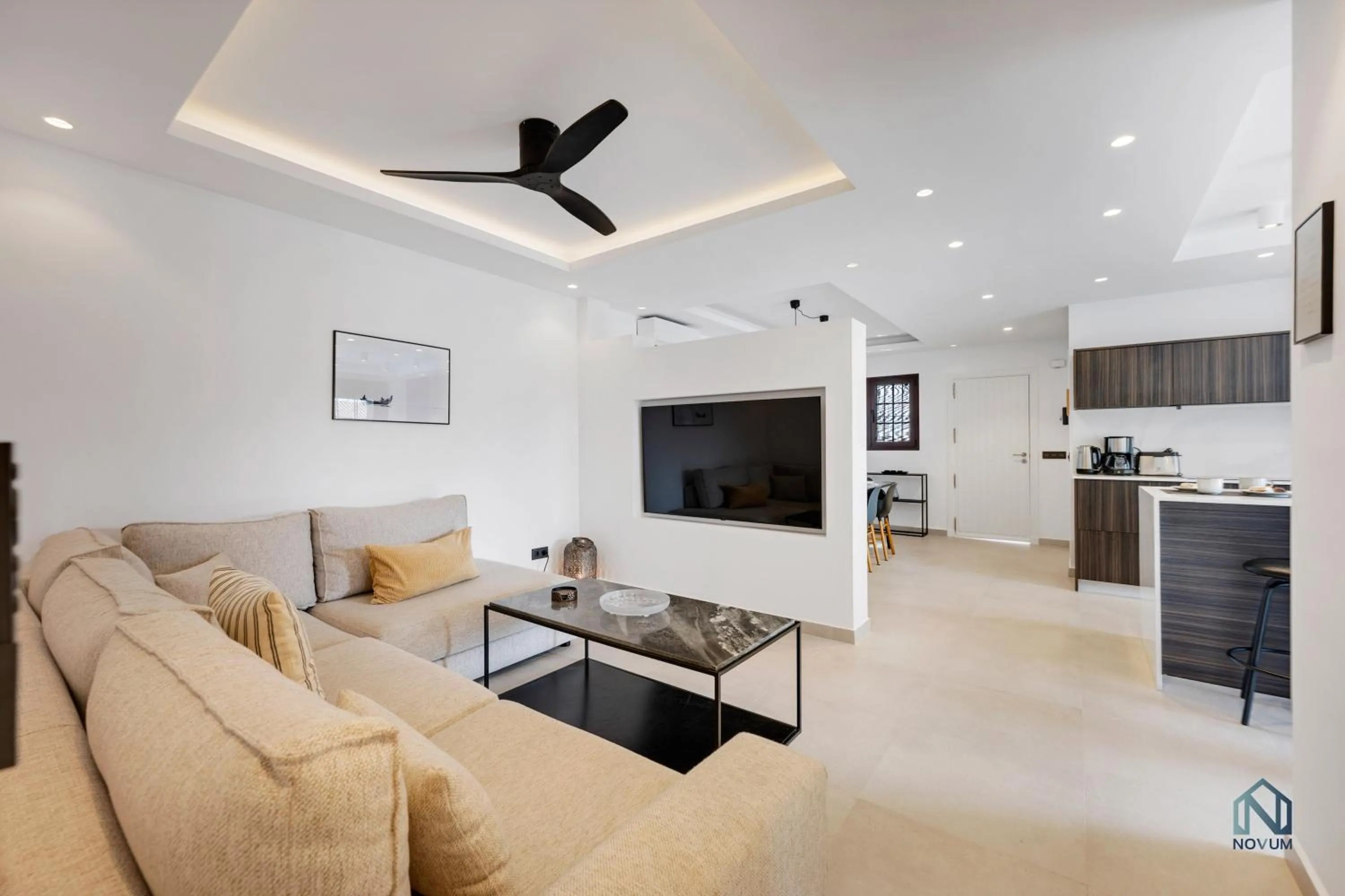 Communal lounge/ TV room in Luxury 3BED in Aldea Blanca, Pool & Puerto Banús