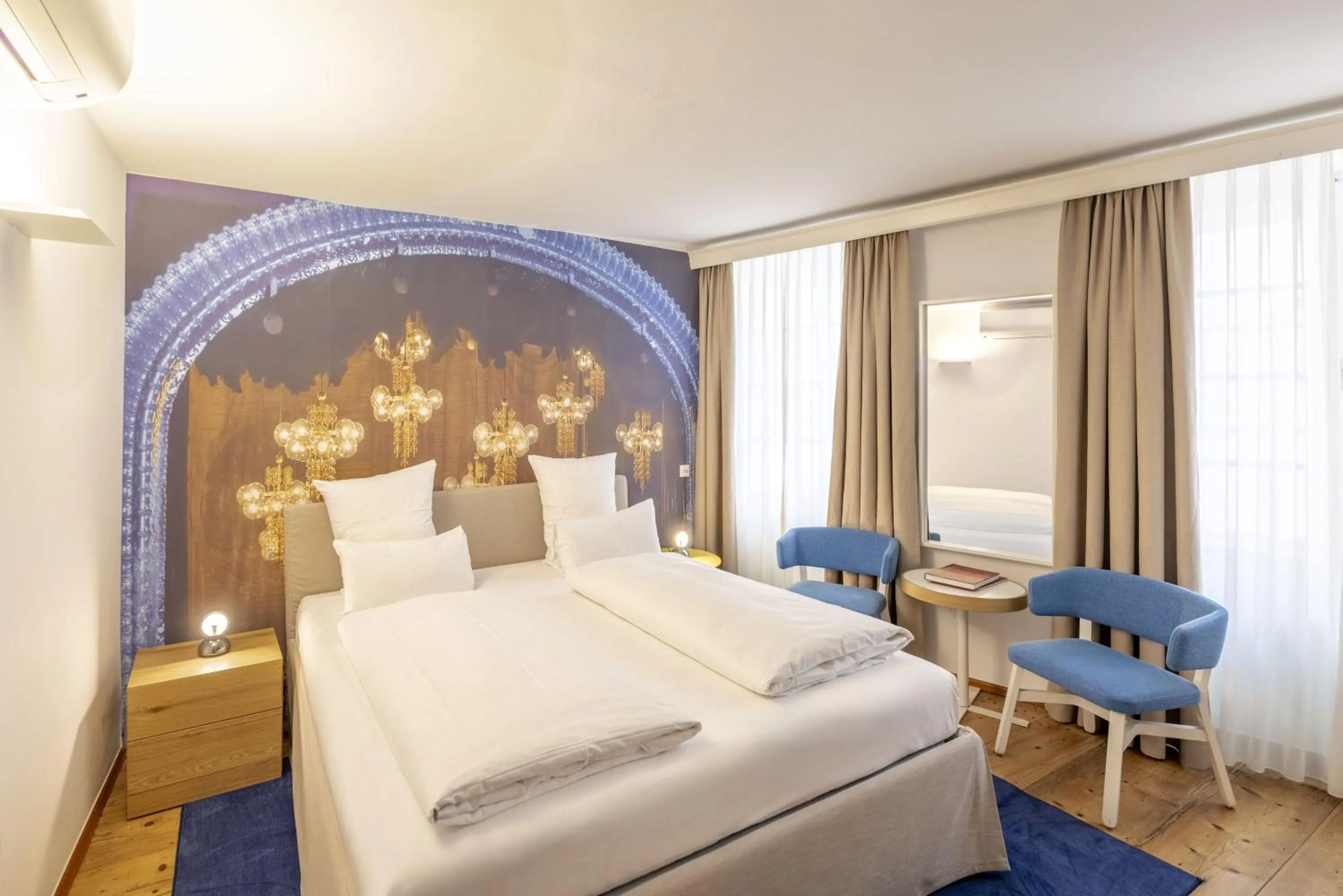 Bed in Small Luxury Hotel Goldgasse