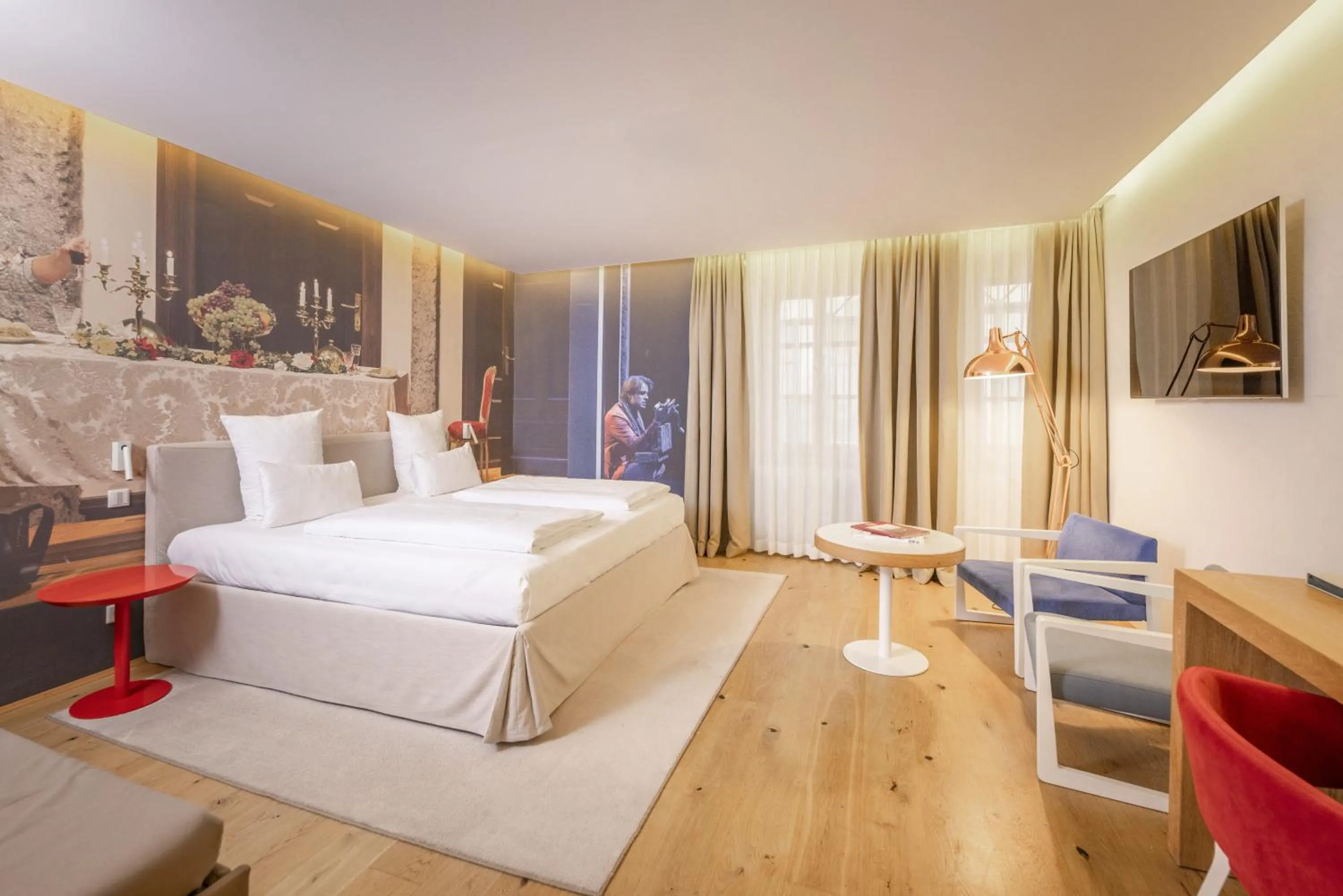 Bed in Small Luxury Hotel Goldgasse