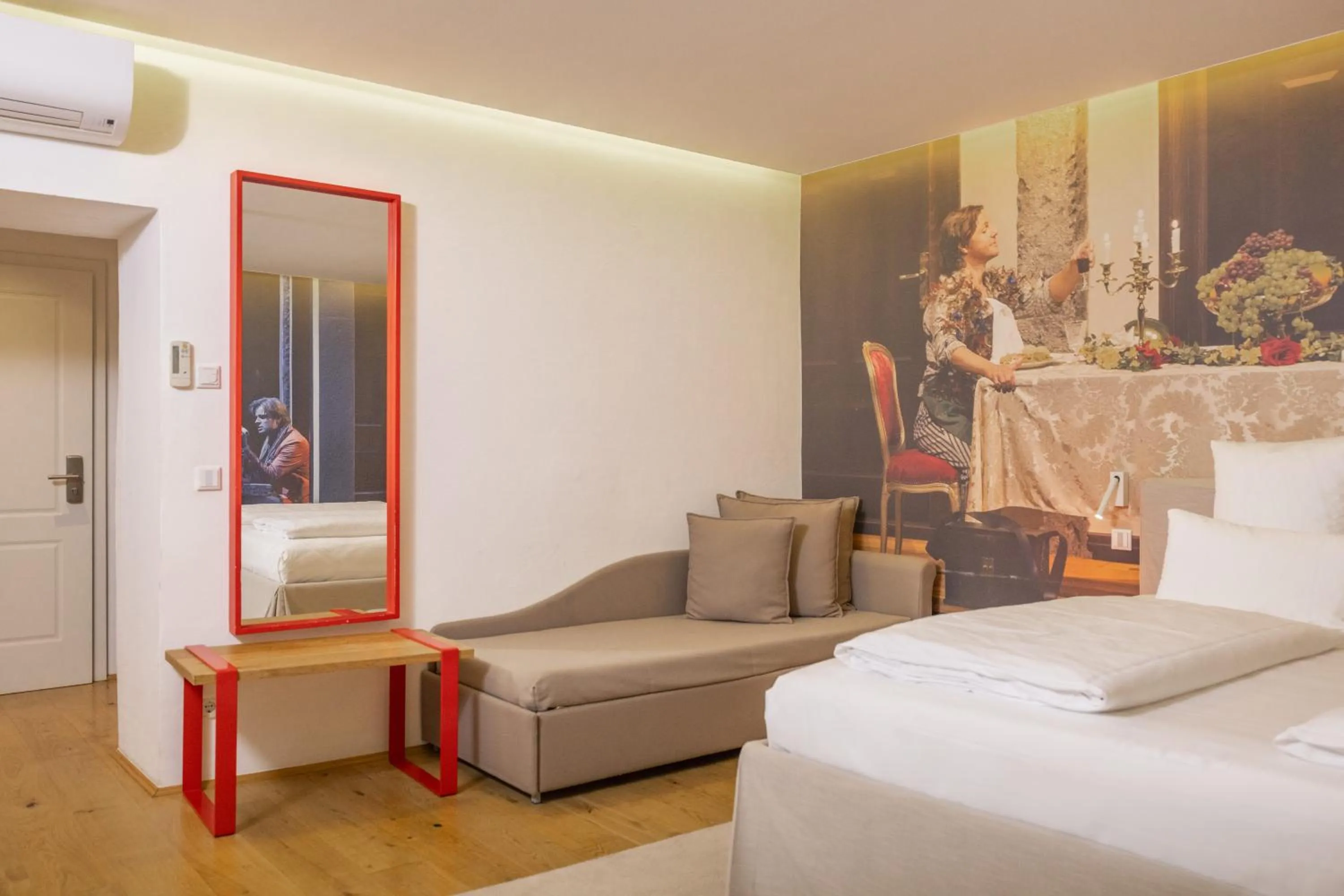 Bed in Small Luxury Hotel Goldgasse