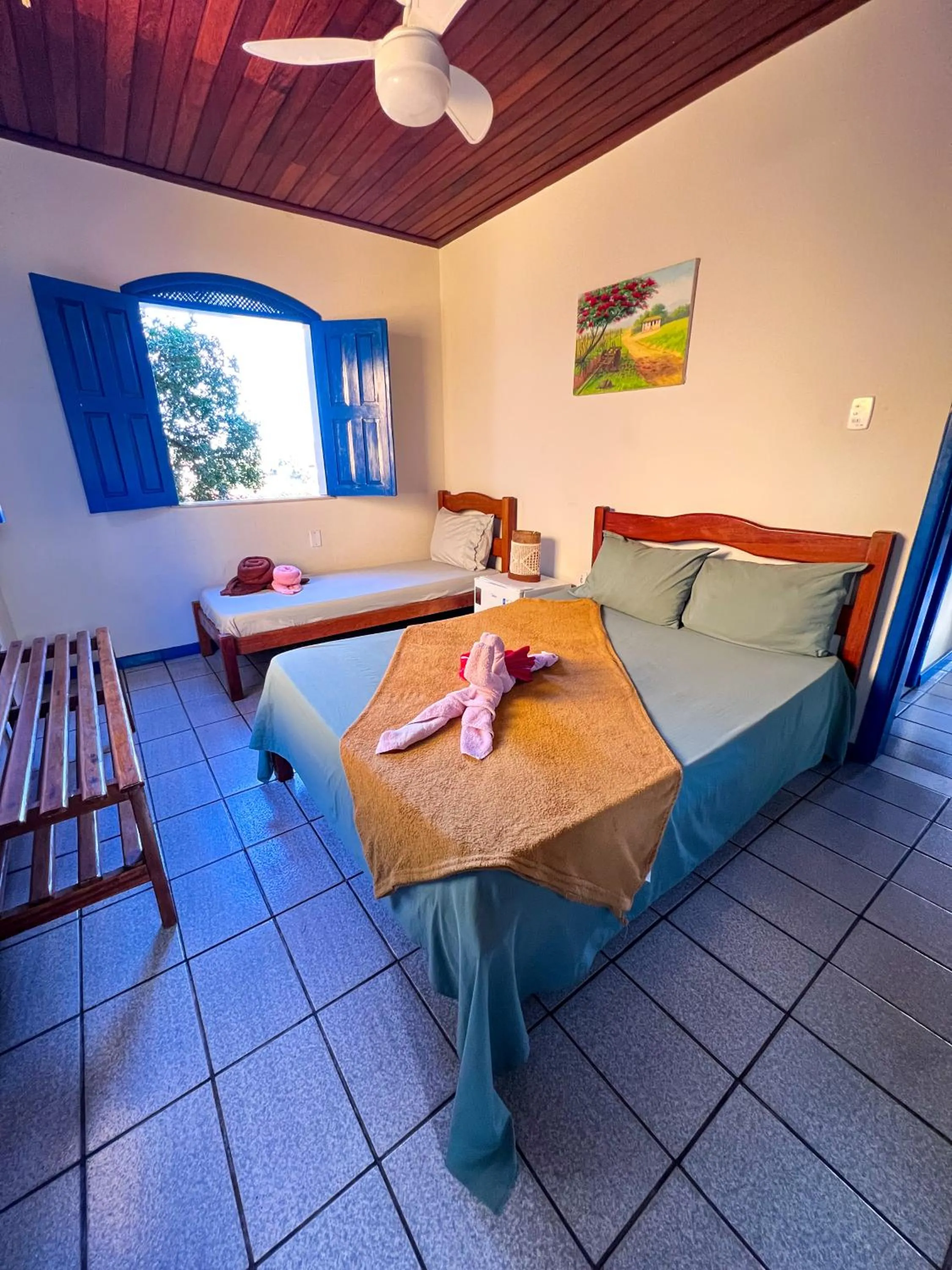 Triple Room with Private Bathroom in Pousada Lavramor