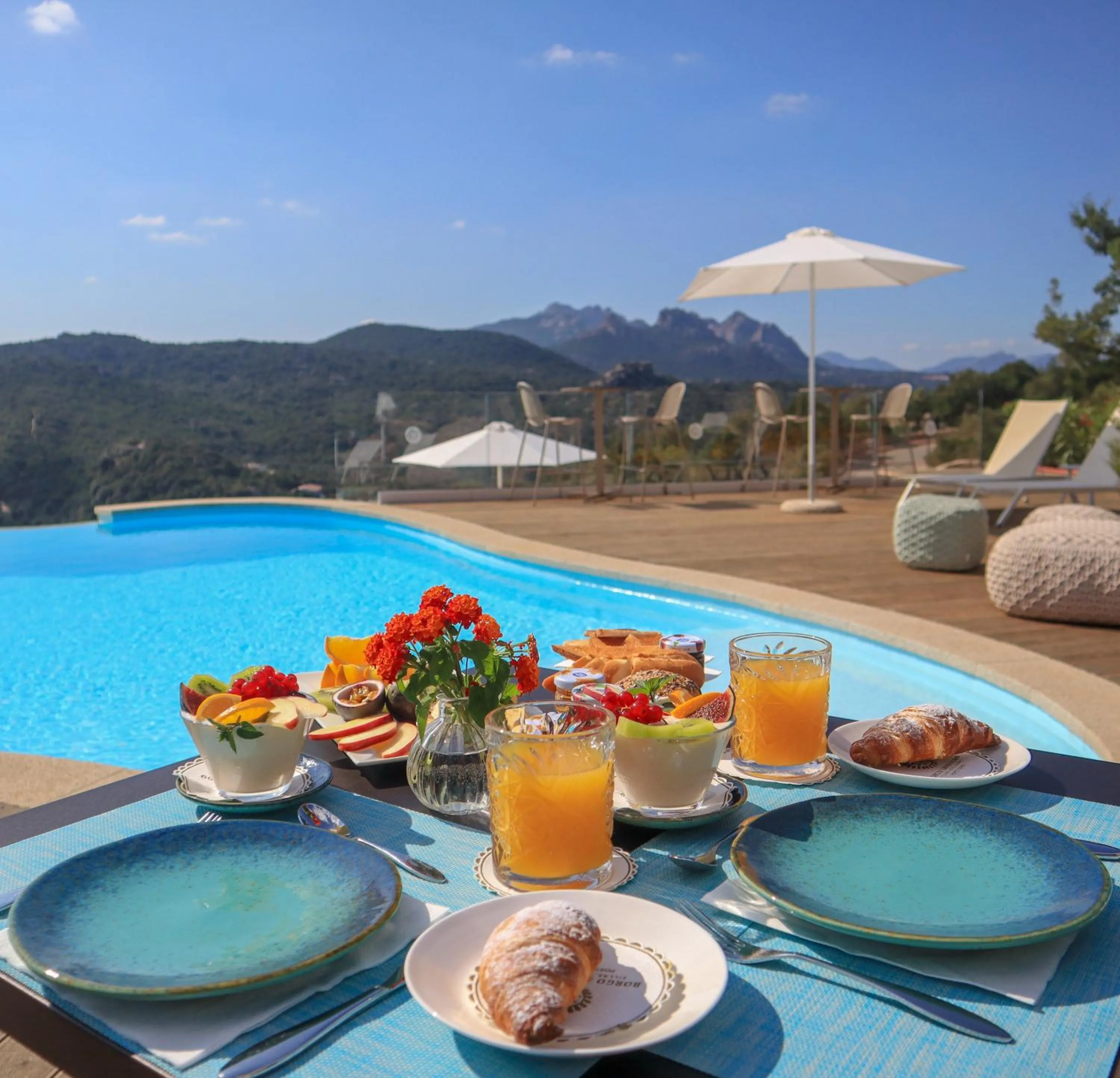 Swimming pool in Hotel Borgo Smeraldo