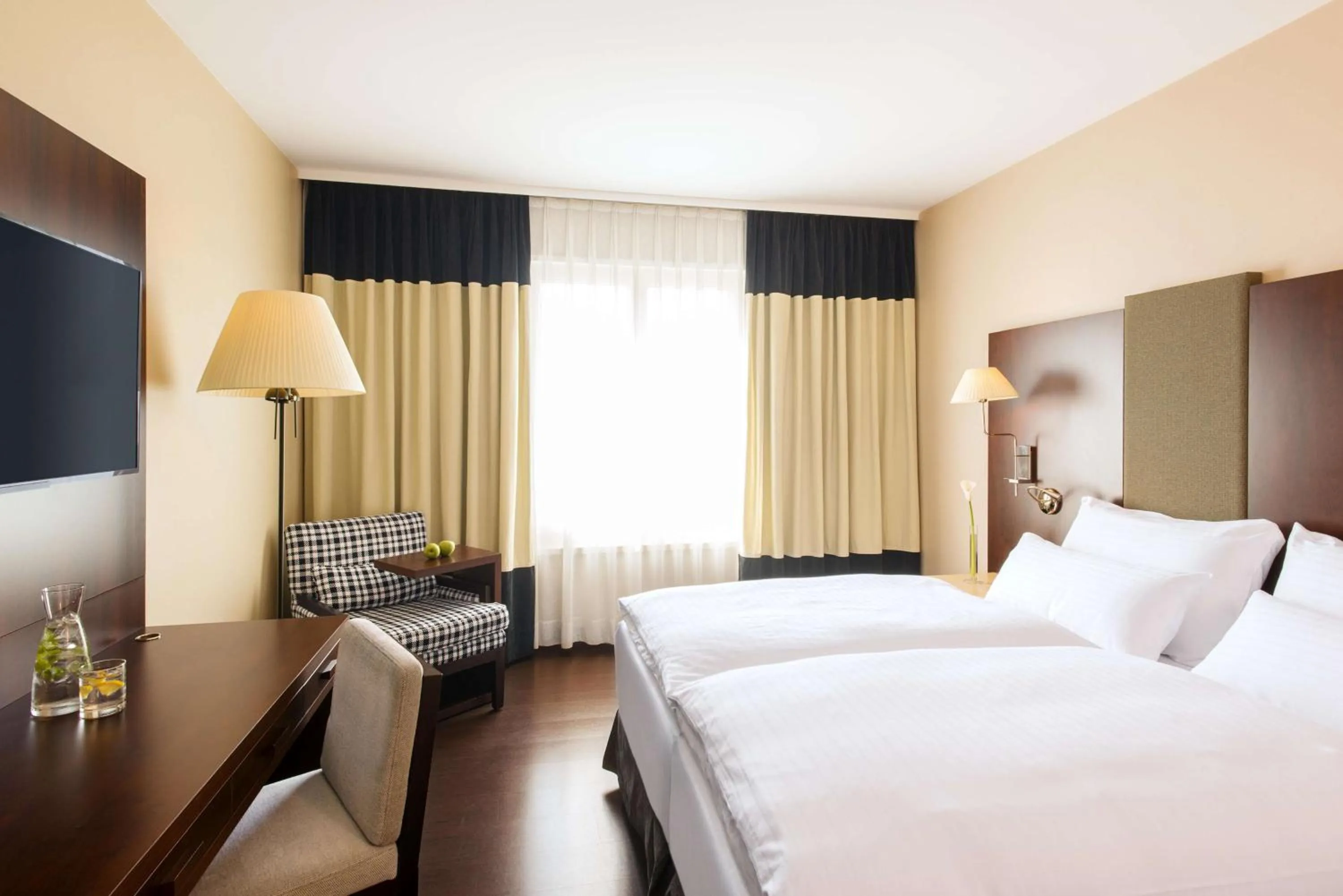 Bedroom, Bed in NH Vienna Airport Conference Center