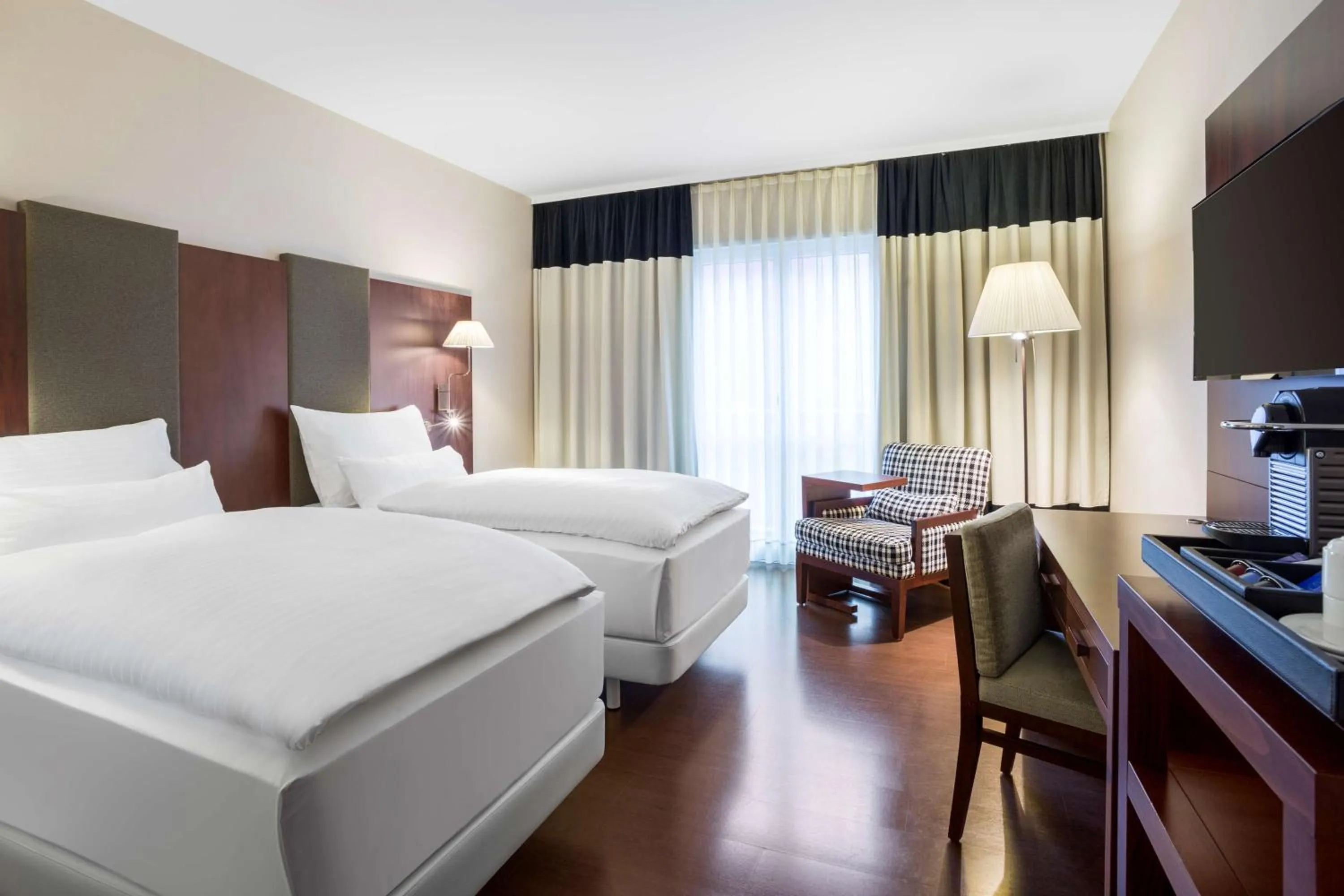 Bedroom, Bed in NH Vienna Airport Conference Center