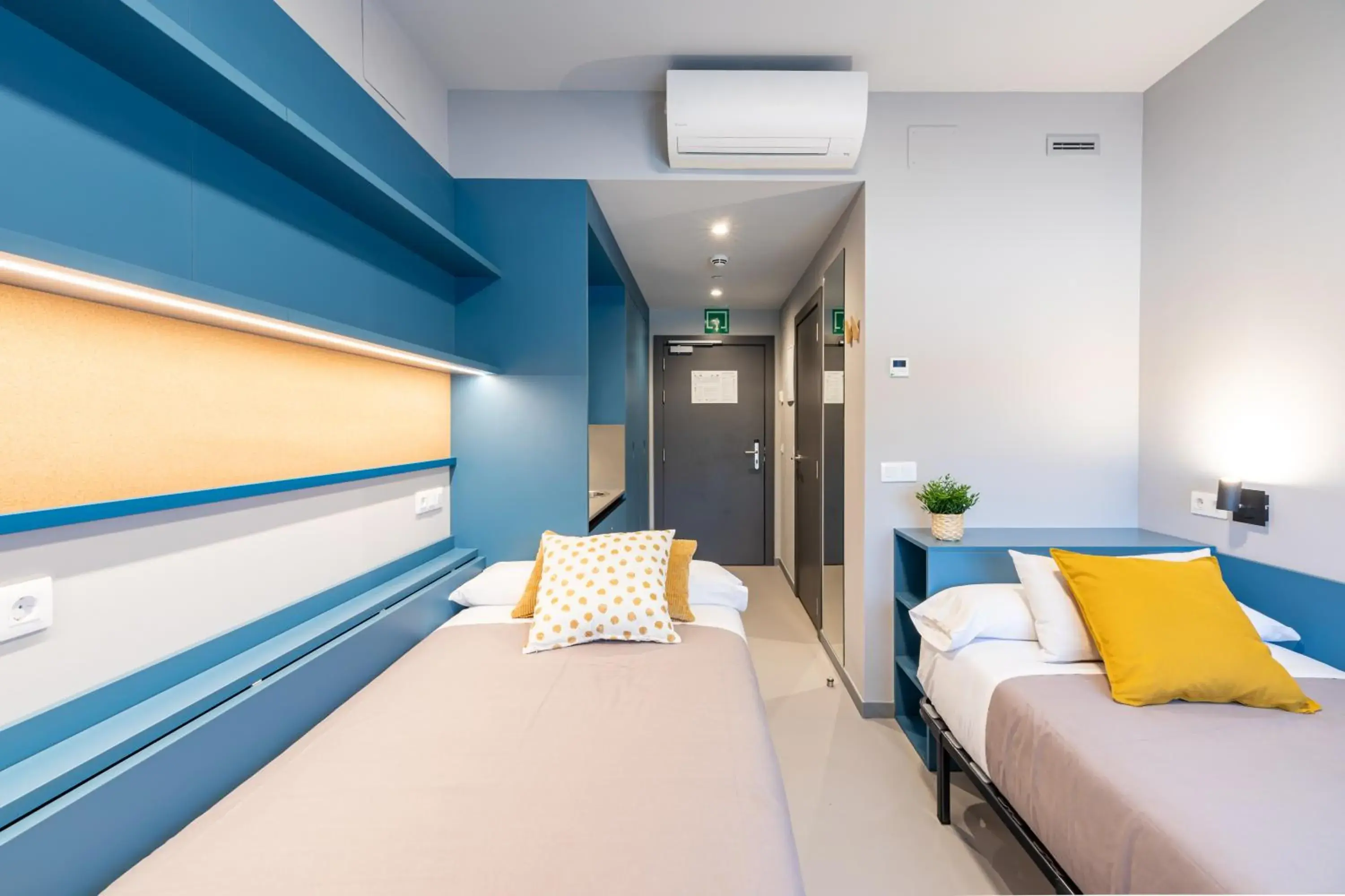 Basic Twin Room in Residencia Universitaria Resa San Mamés Basic Twin Room in Residencia Universitaria Resa San Mamés