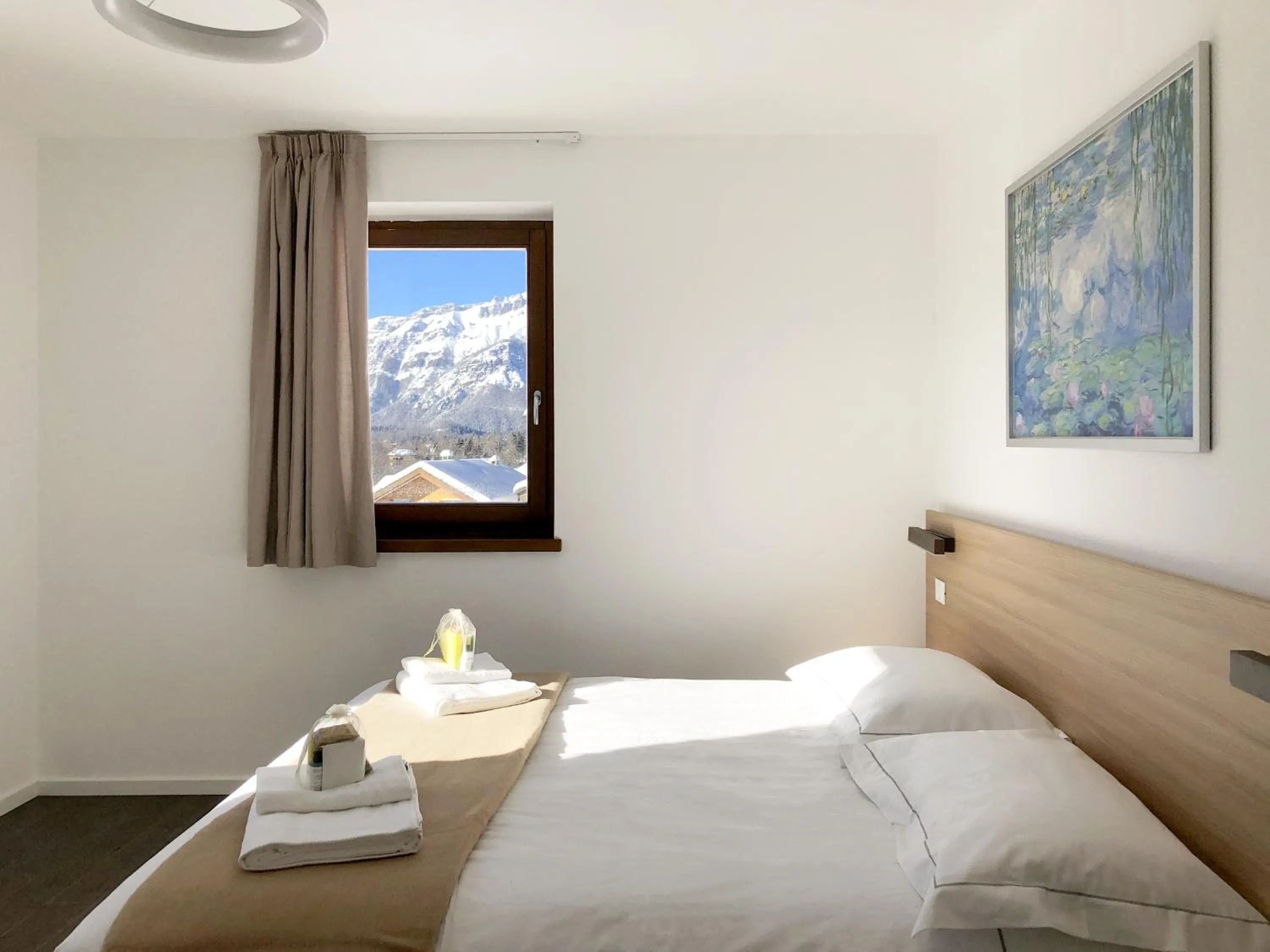 Bed in Residence Aurora