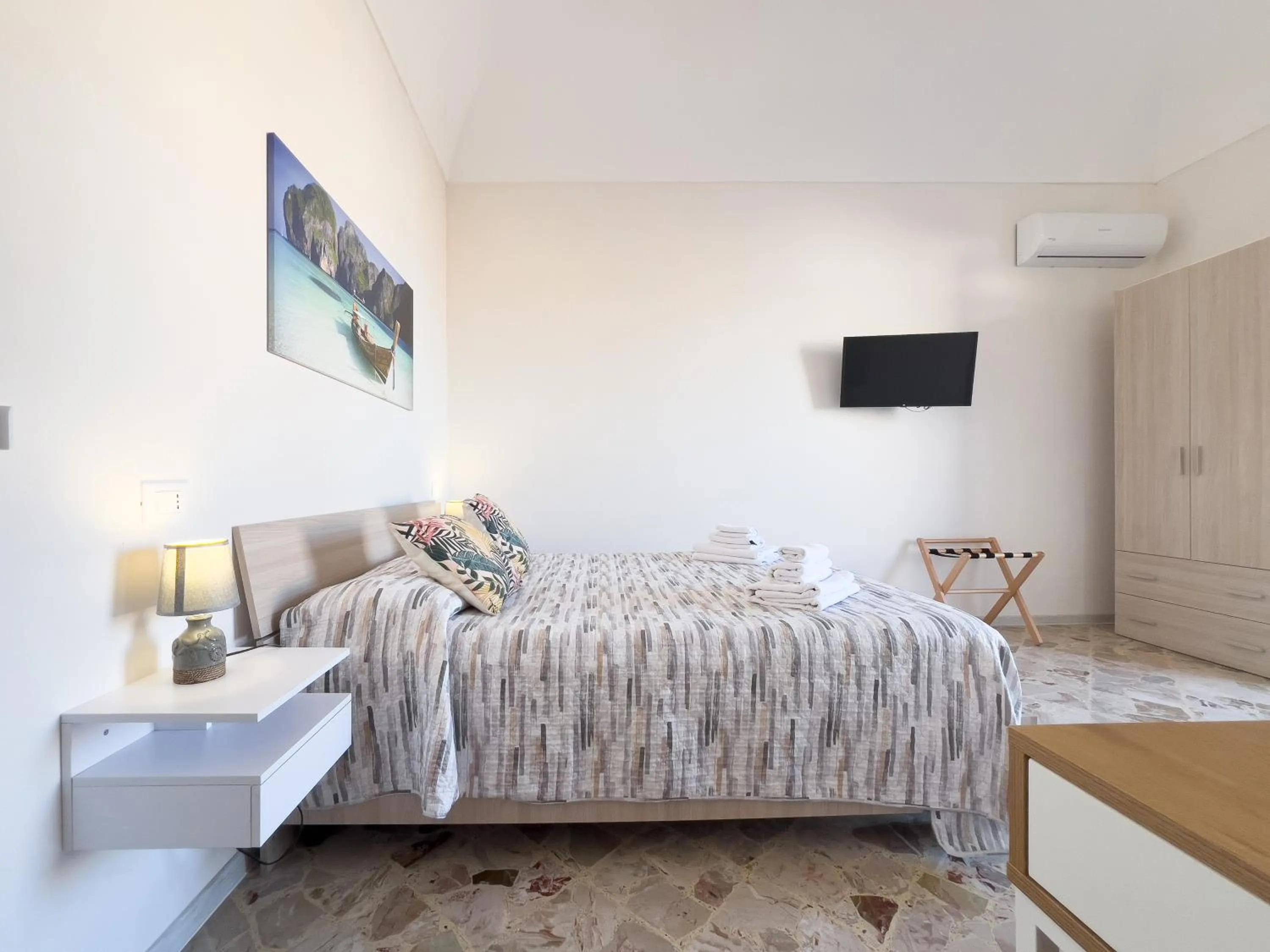 Bedroom, Bed in Ponente & Maestro Rooms