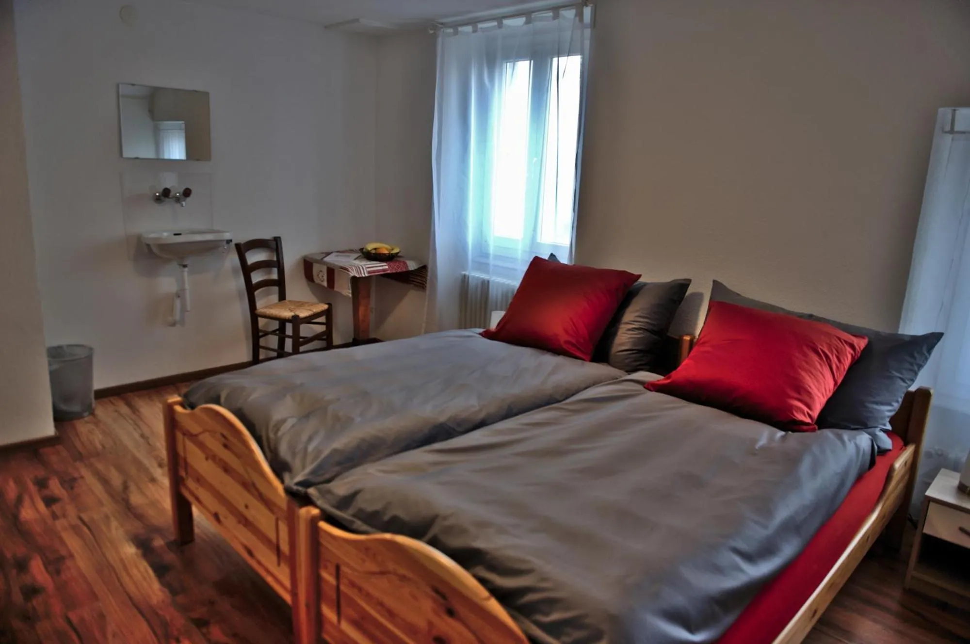 Property building, Bed in Auberge Les Rangs