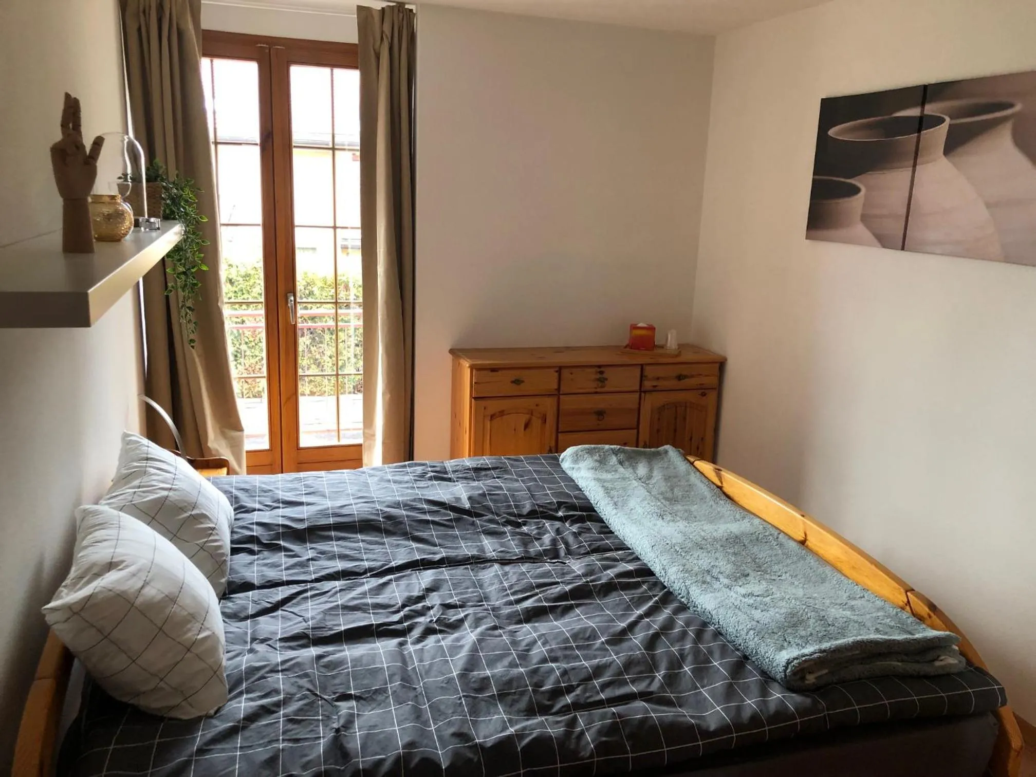 Photo of the whole room, Bed in Auberge Les Rangs