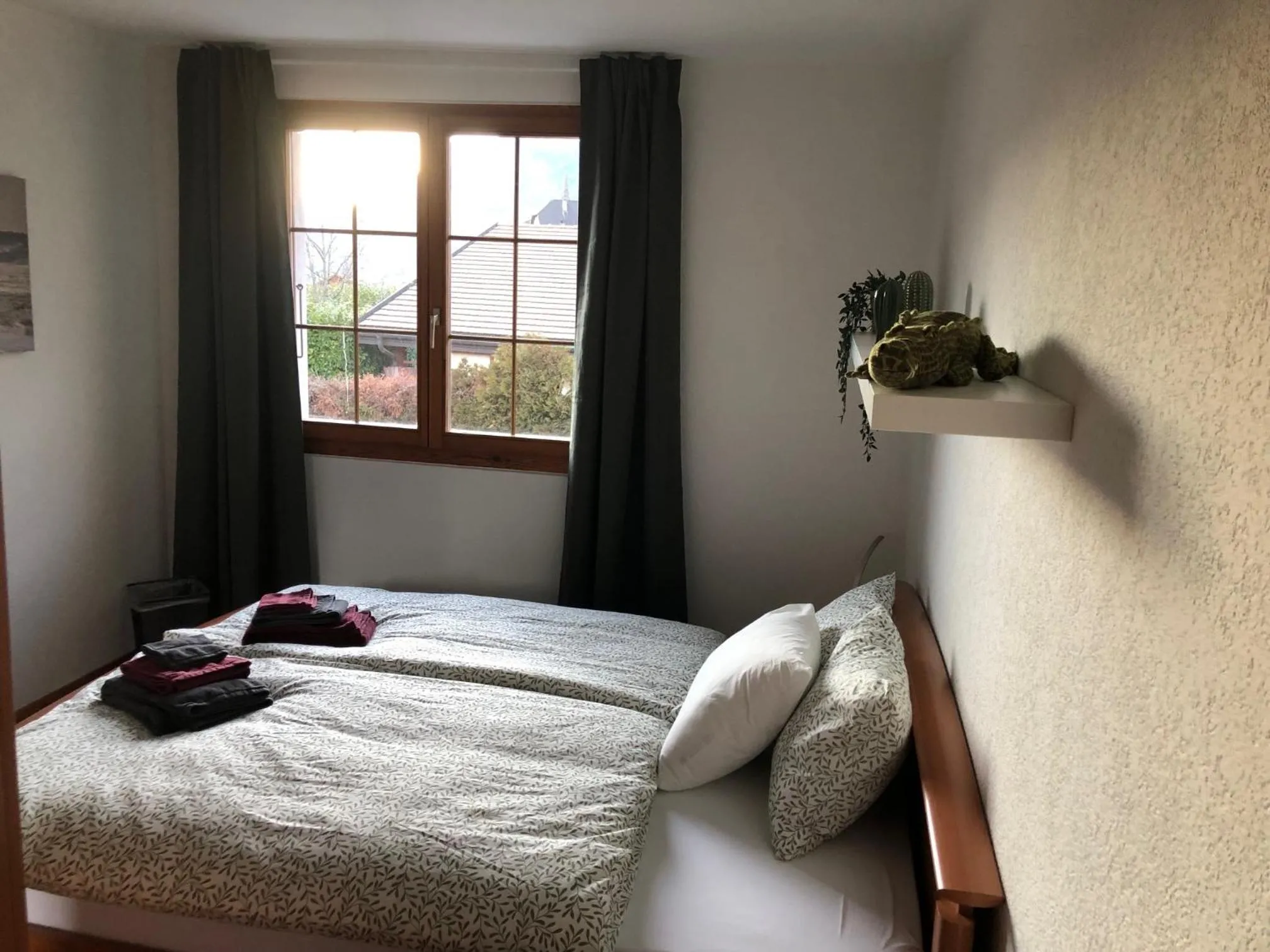 Photo of the whole room, Bed in Auberge Les Rangs