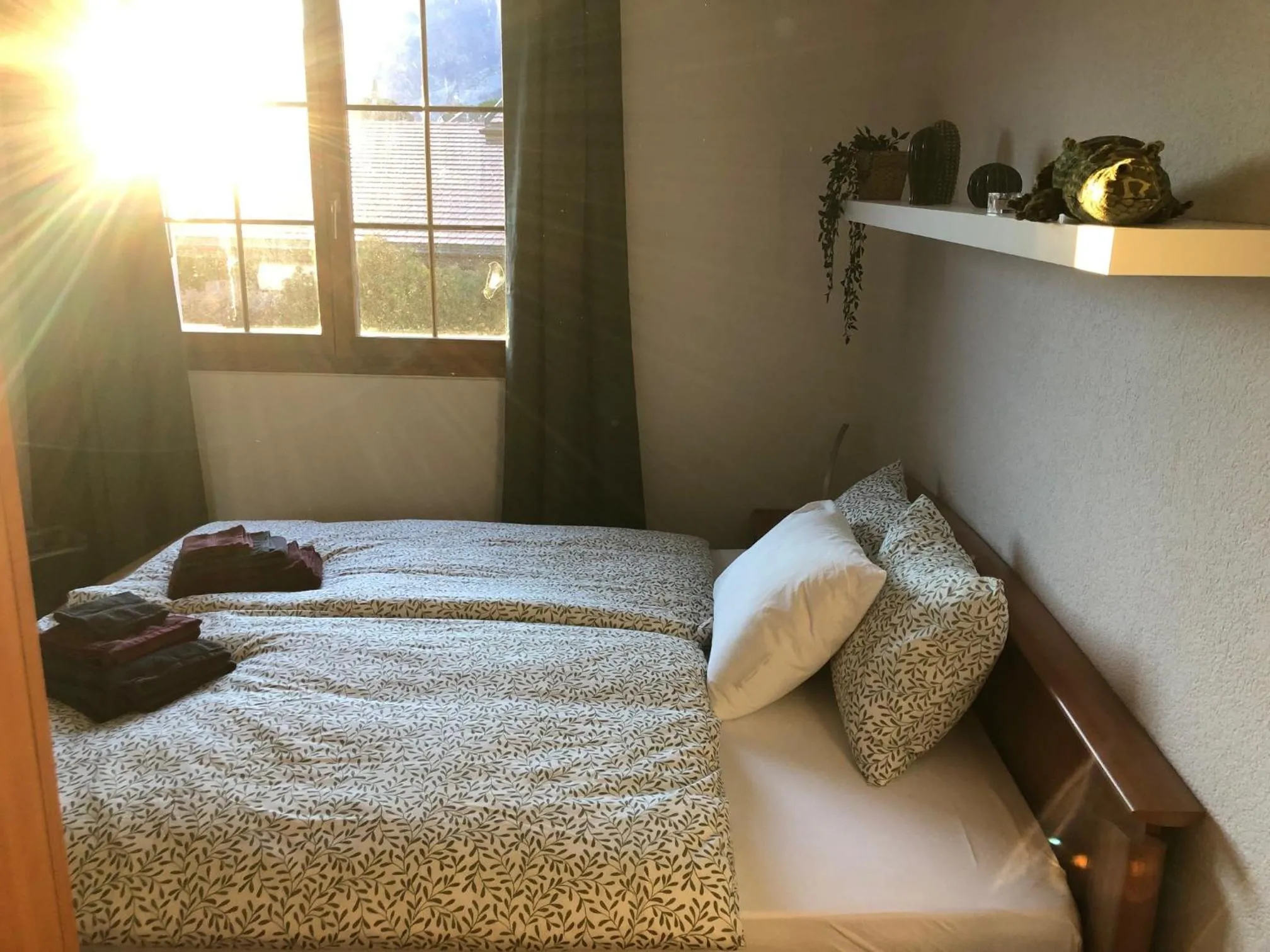 Photo of the whole room, Bed in Auberge Les Rangs