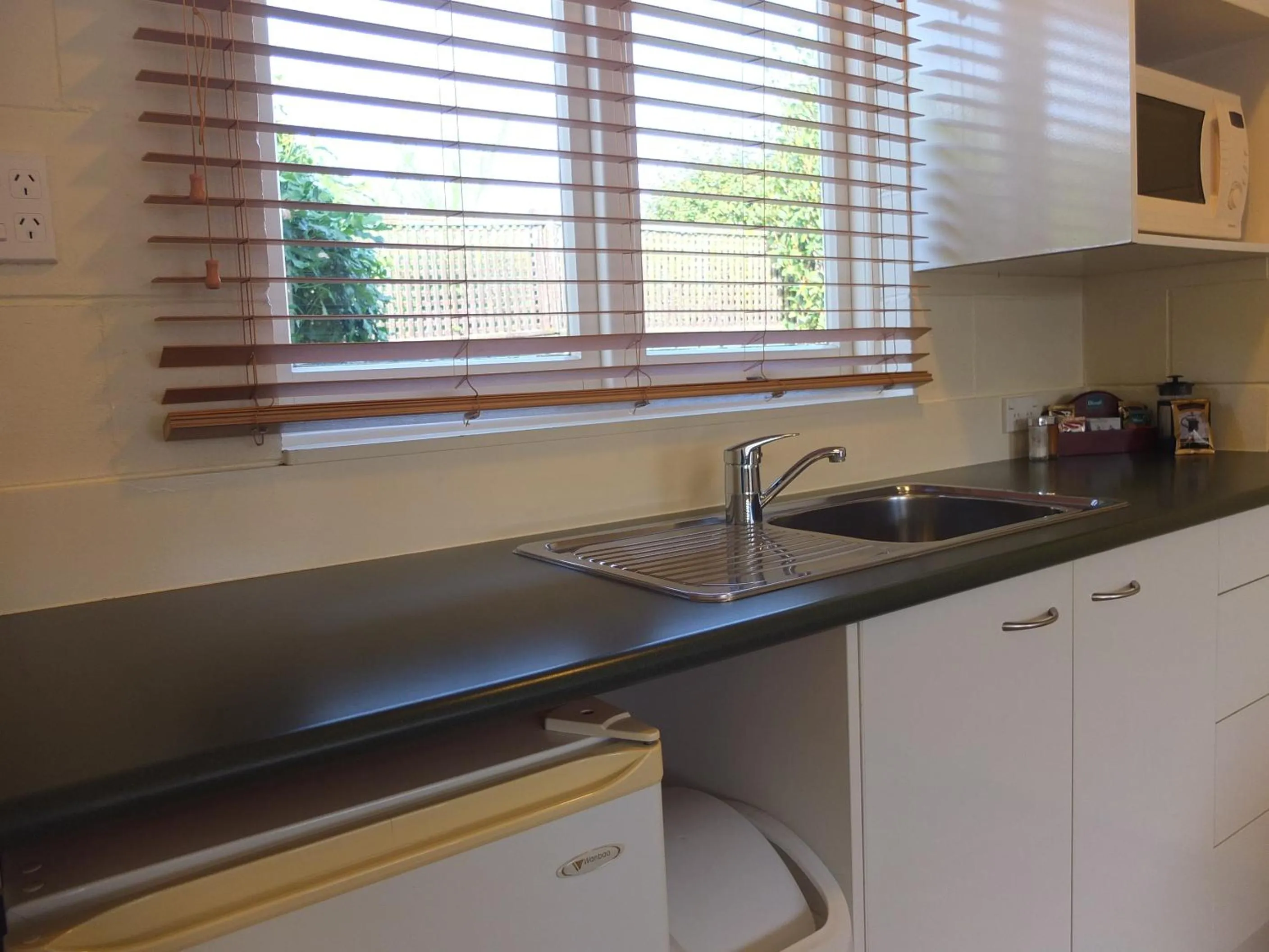 Colonial Court Motel