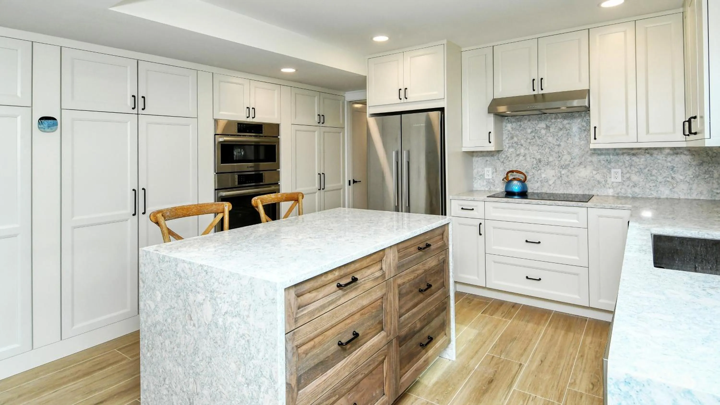 LaPlaya 206C Gorgeous vistas of the Gulf from this light and bright end unit with private access to the beach