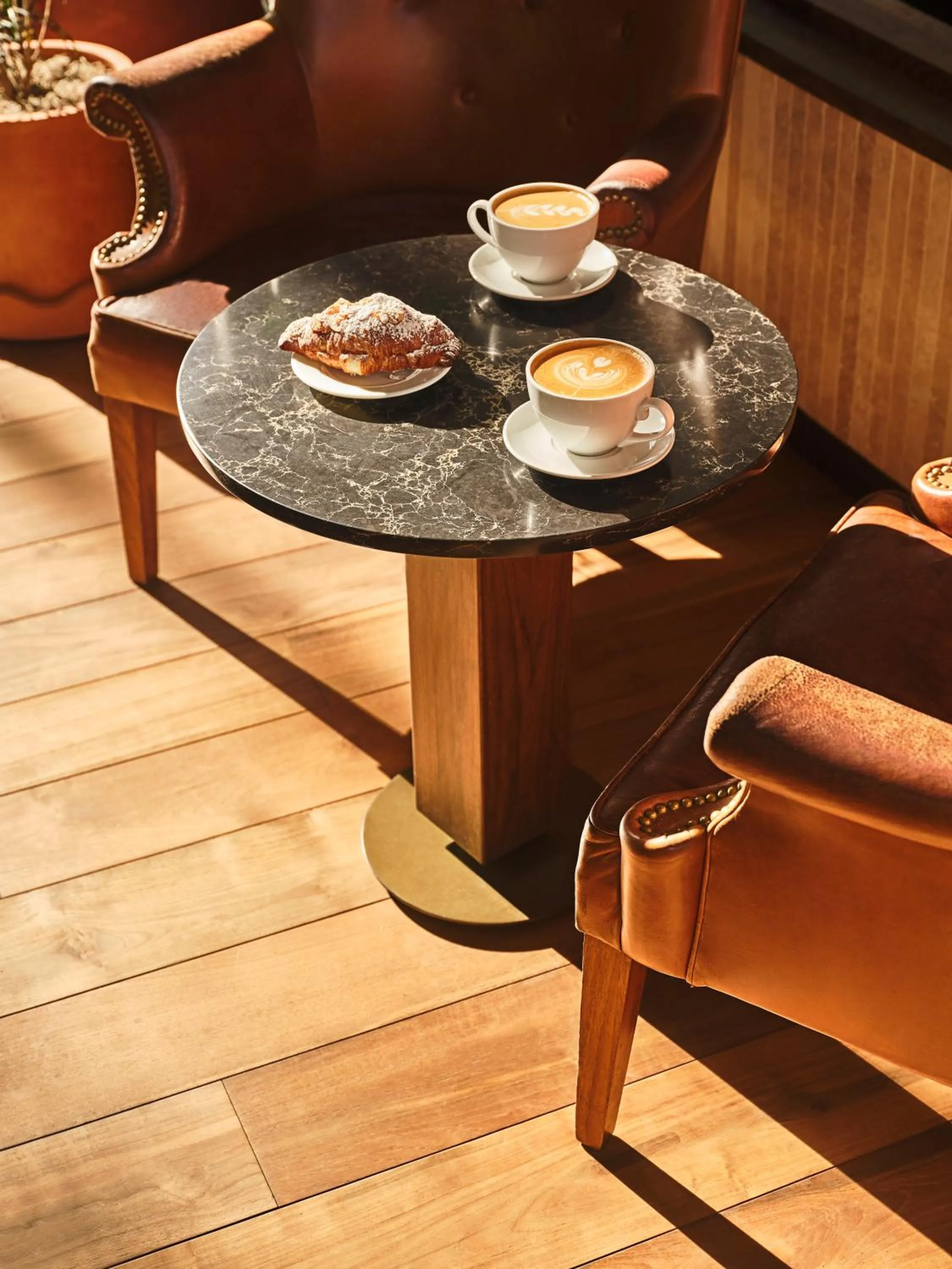 Food and drinks in The Crawford Hotel