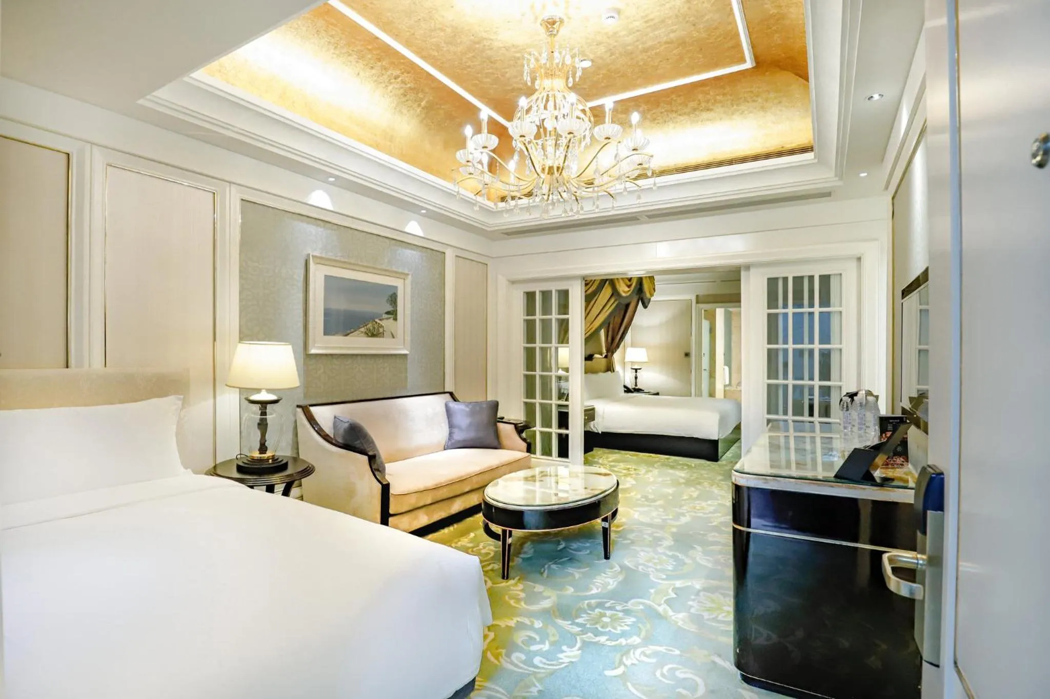 Photo of the whole room, Bed in InterContinental Chengdu Global Center by IHG