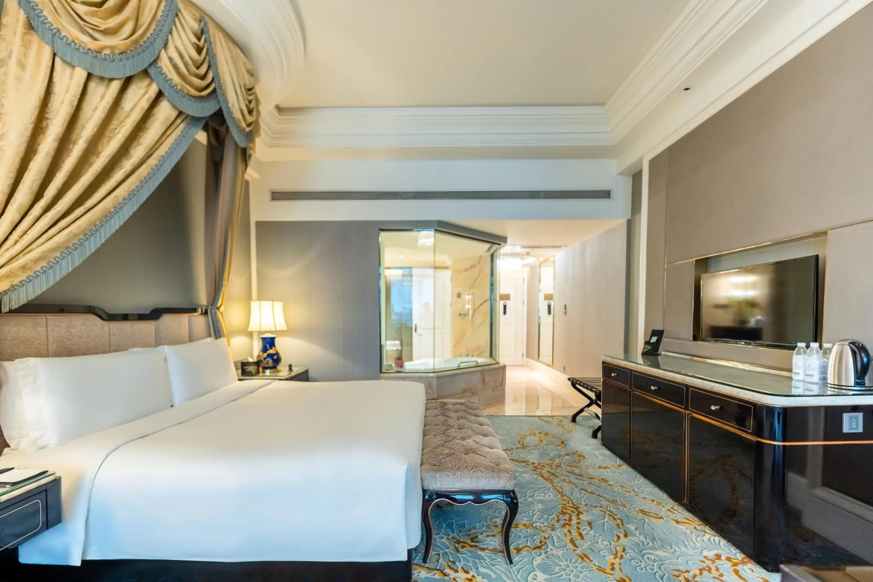 Bed in InterContinental Chengdu Global Center by IHG